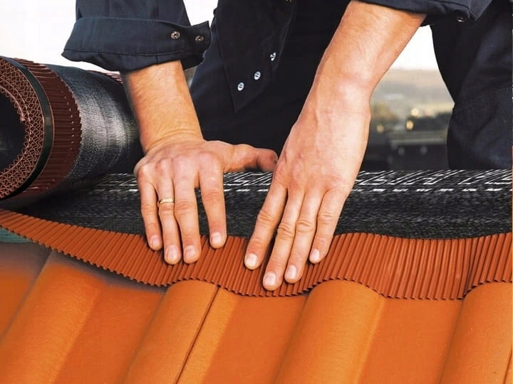 TAŚMA KALENICOWA PODGĄSIOROWA MDM VR300 VENT-ROLL GRAFIT RAL 7016 Marka MDM NT