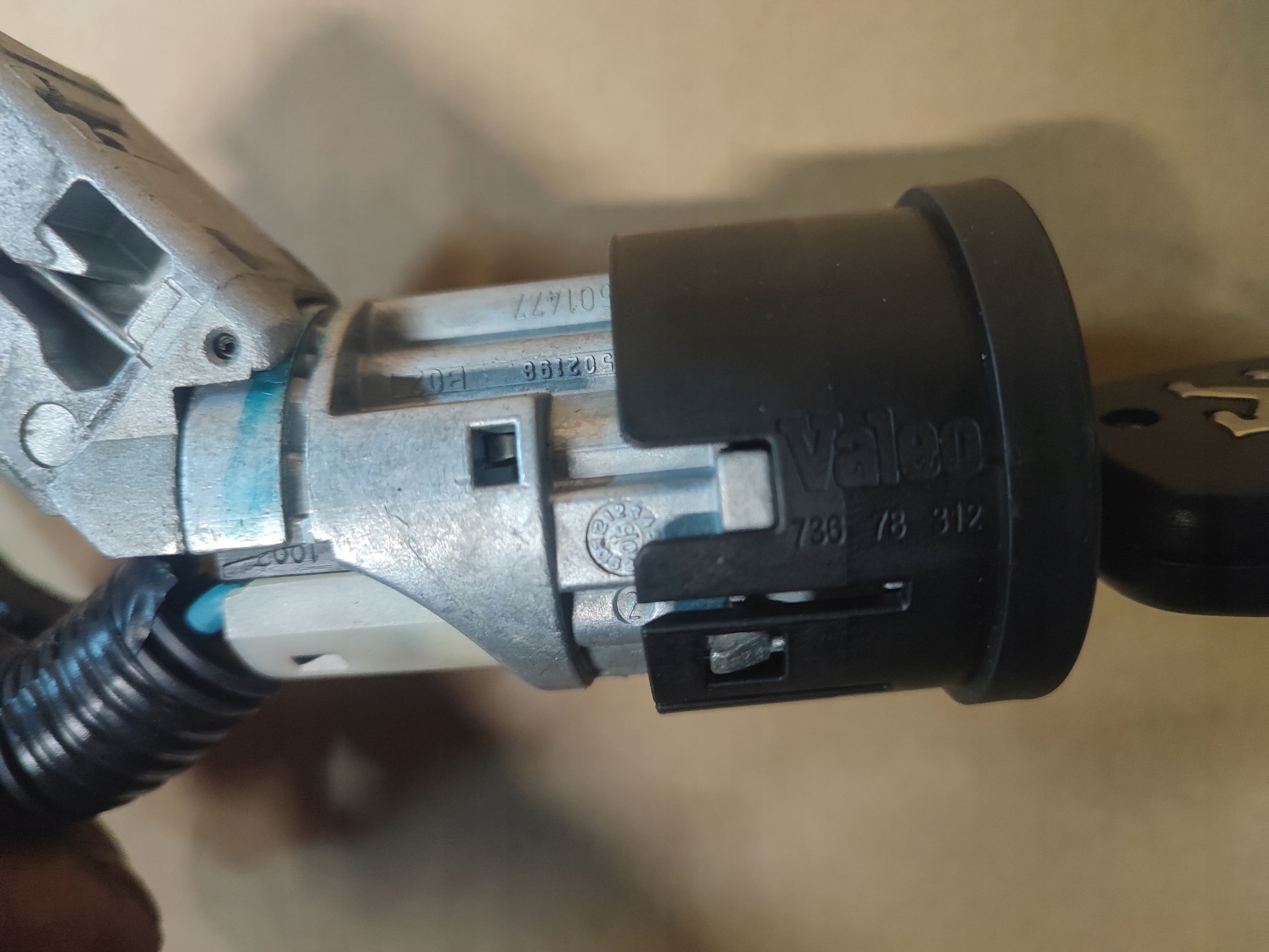PEUGEOT 107 ignition + key petrol