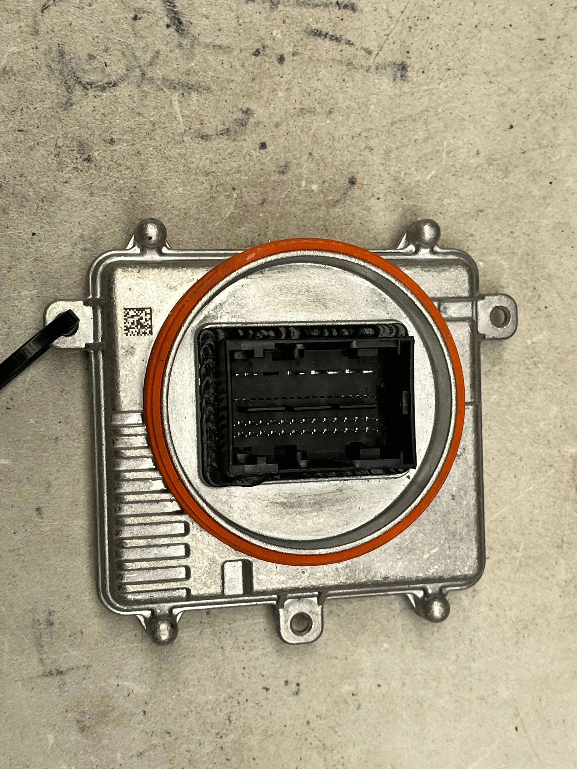 control unit LED REFLEKTORA VOLKSWAGEN PASSAT B8 992941571AH @M