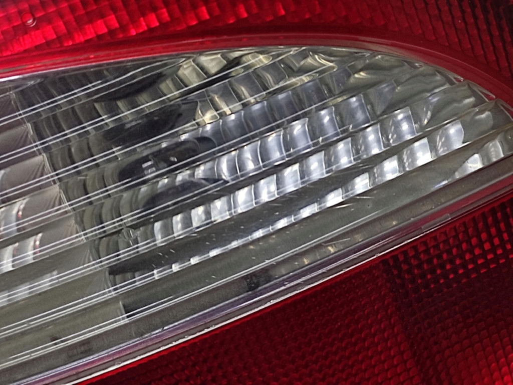 RENAULT MEGANE and LIFT light left rear part 7700428320