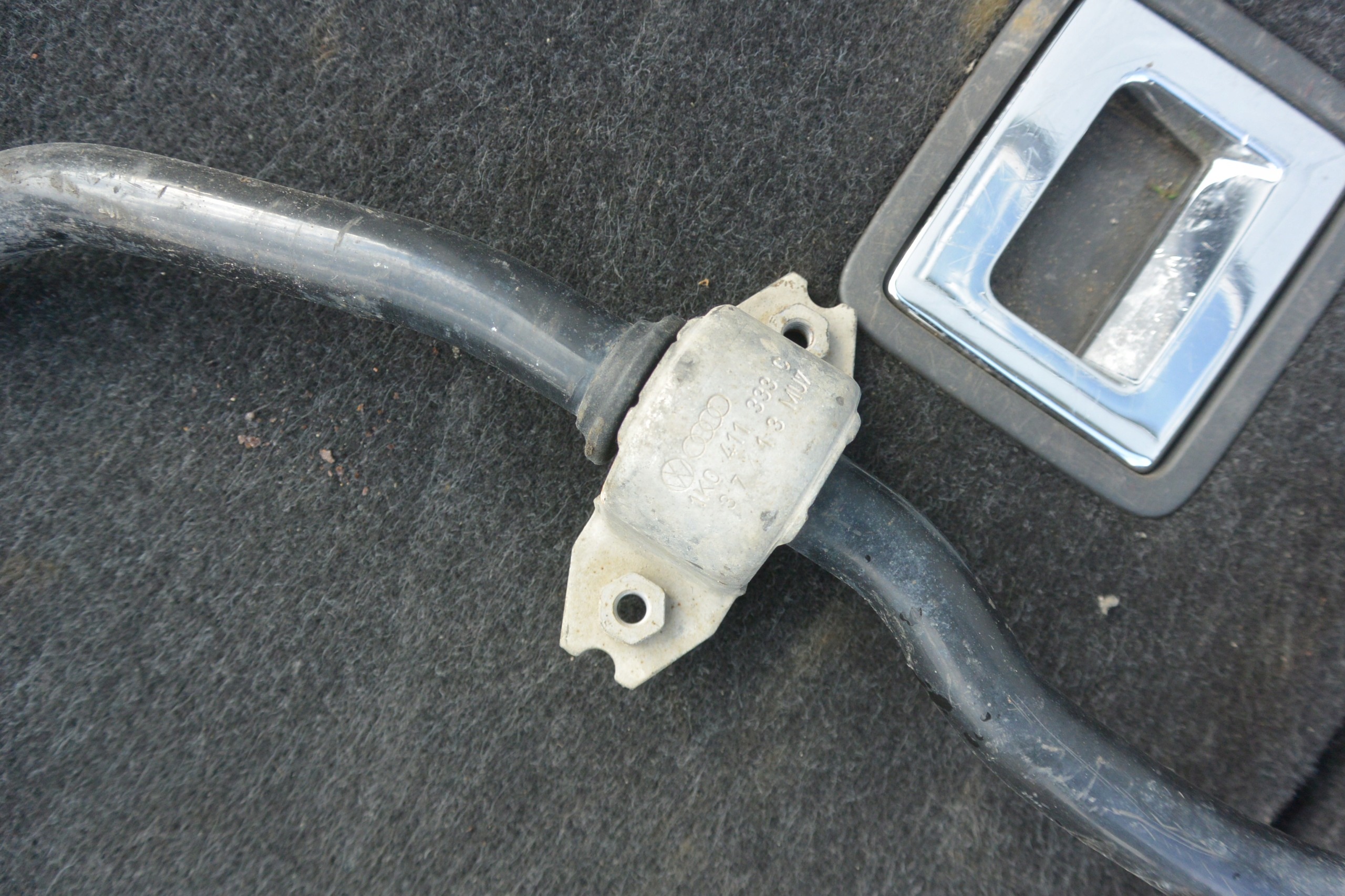 tyčka STABILIZATOR předek PASSAT NMS B7 USA JETTA