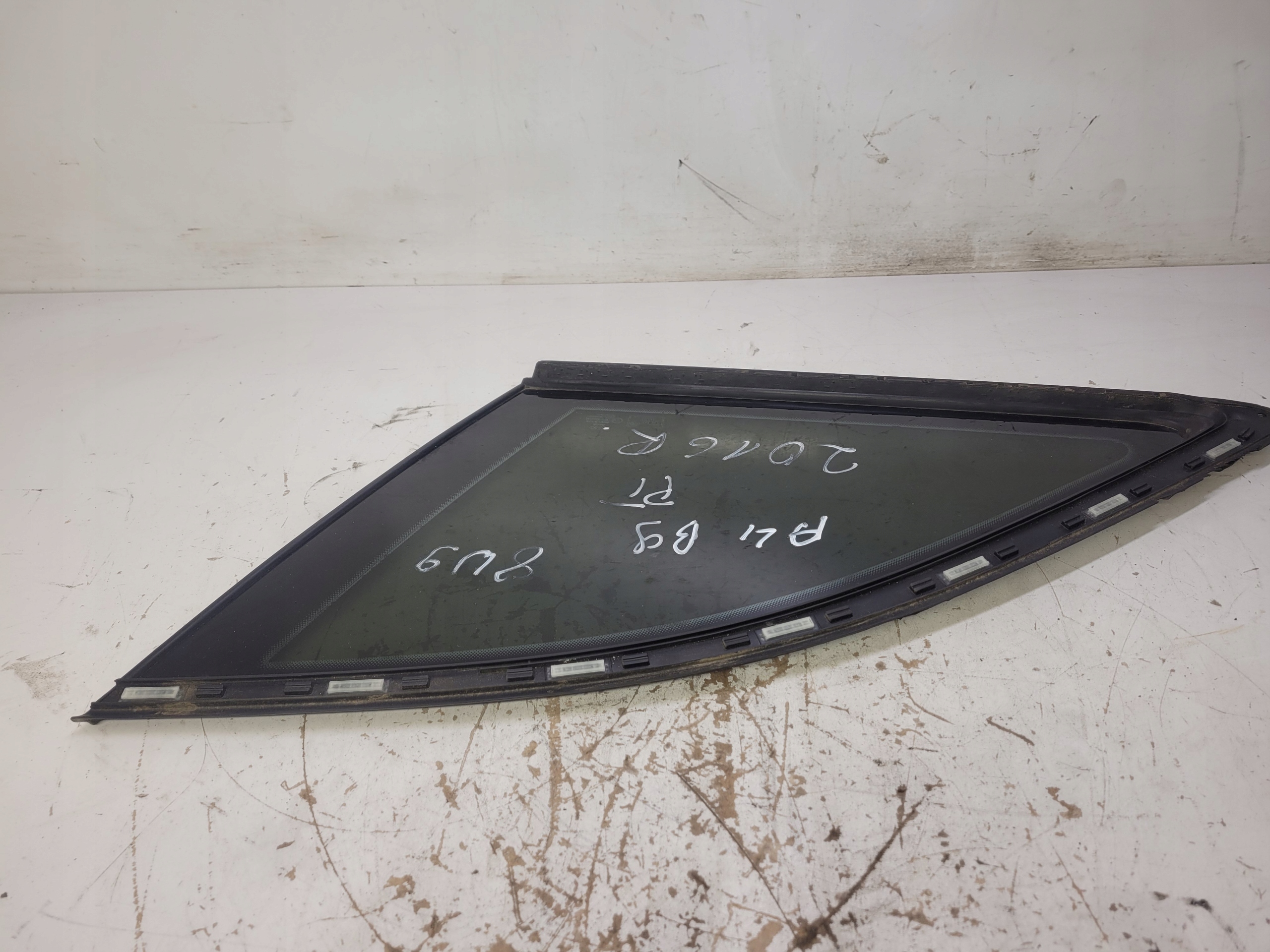 SZYBA KAROSERYJNA PRAWY TYŁ AUDI A4 B9 8W9 2016R Producent części Audi OE