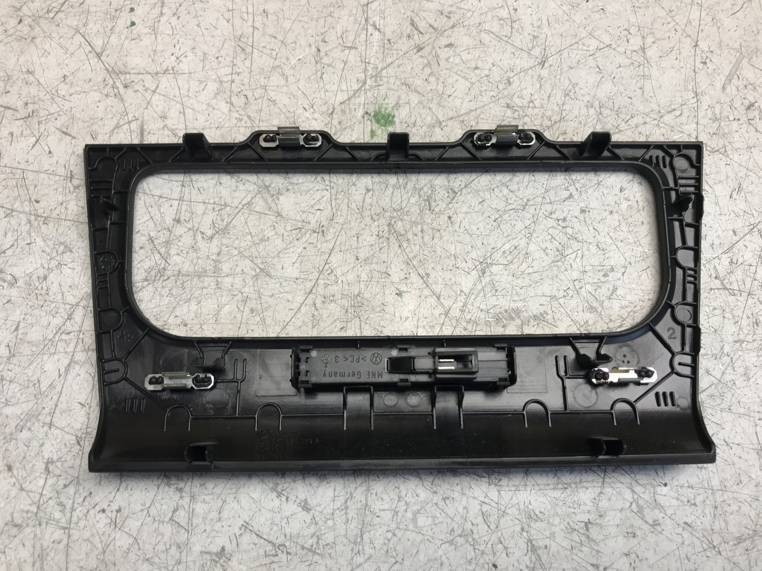 Châssis DEKOR Console VW GOLF VI 5K0858071M