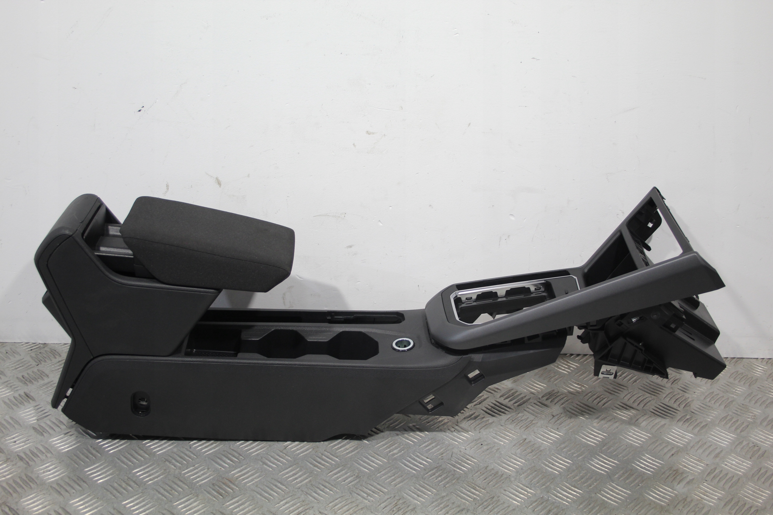 TUNEL central armrest VW TAIGO 2G7 R-LINE