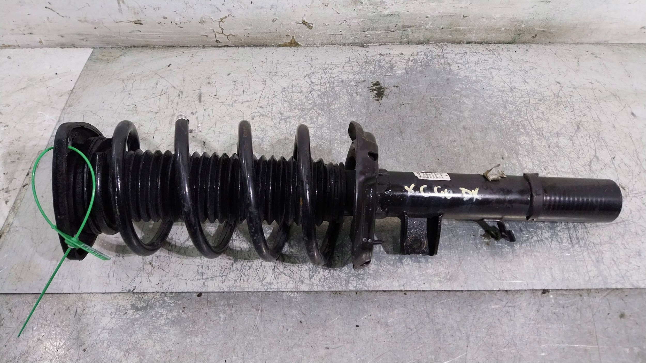 shock absorber right front 32246640 VOLVO XC40