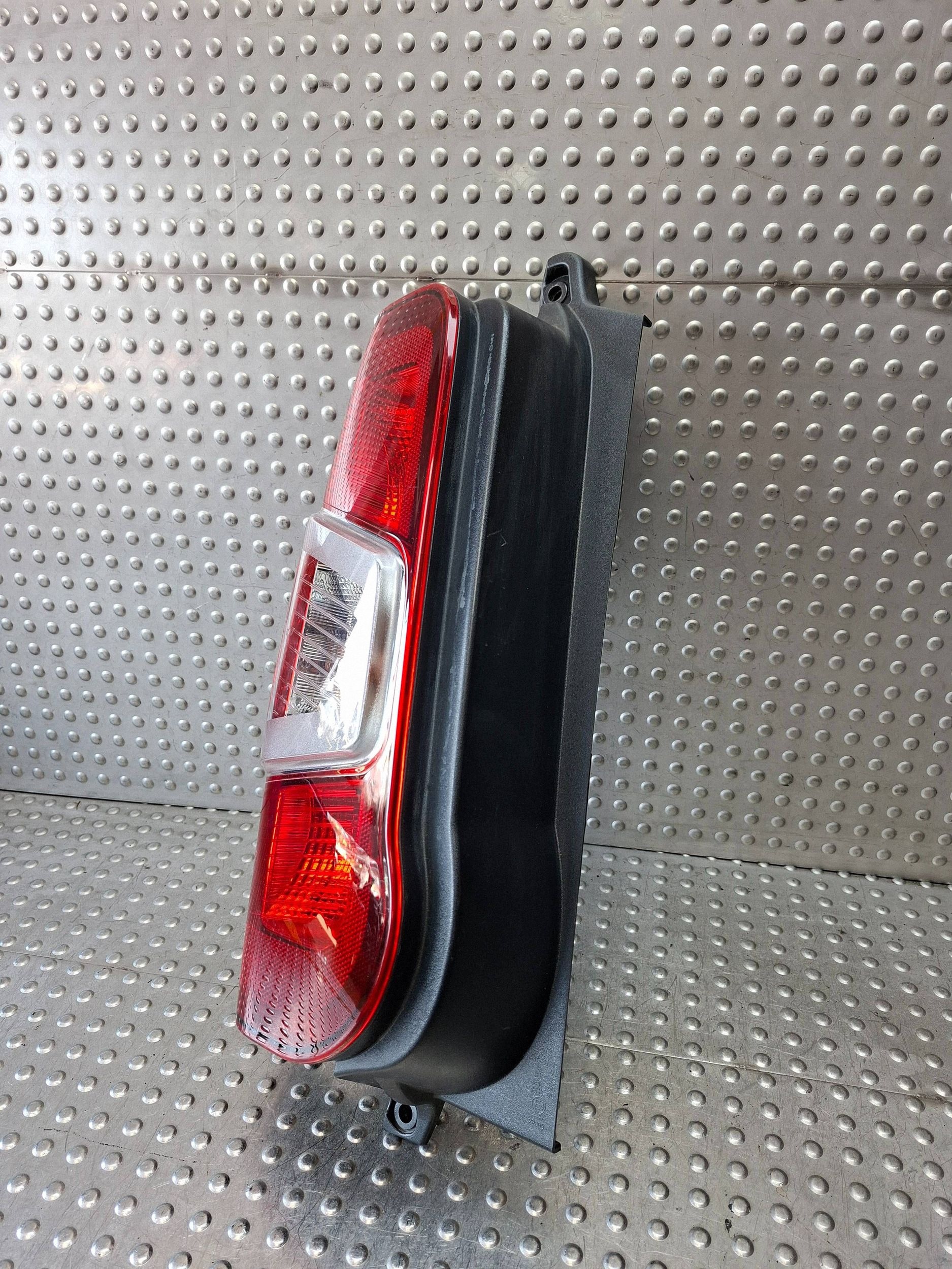 light rear part left TOYOTA PROACE COMBO BERLINGO PARTNER 18- TYC