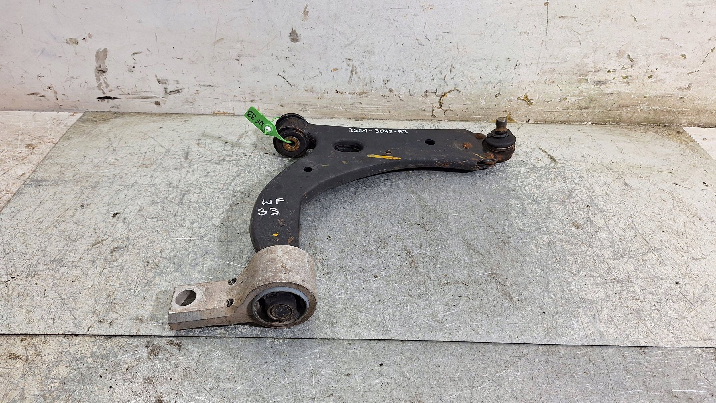 arm right front 2S61-3042-AJ FORD FIESTA FUSION MK6