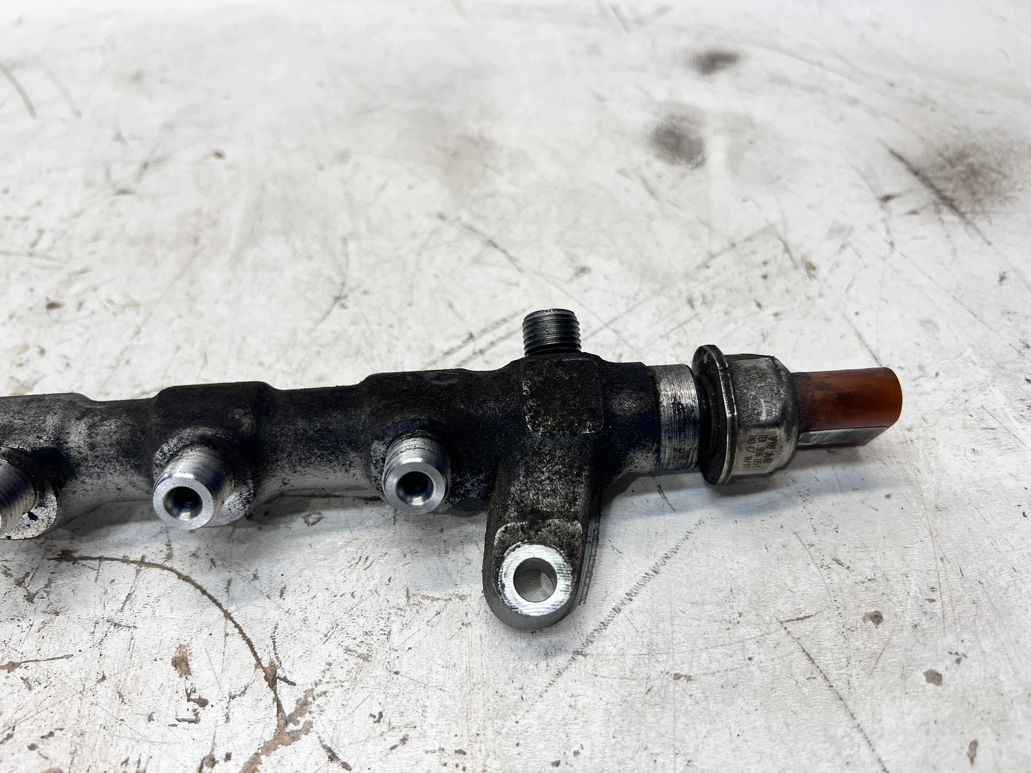rampe injection AUDI A4 B8 A5 8T 2.0 TDI 03L089N