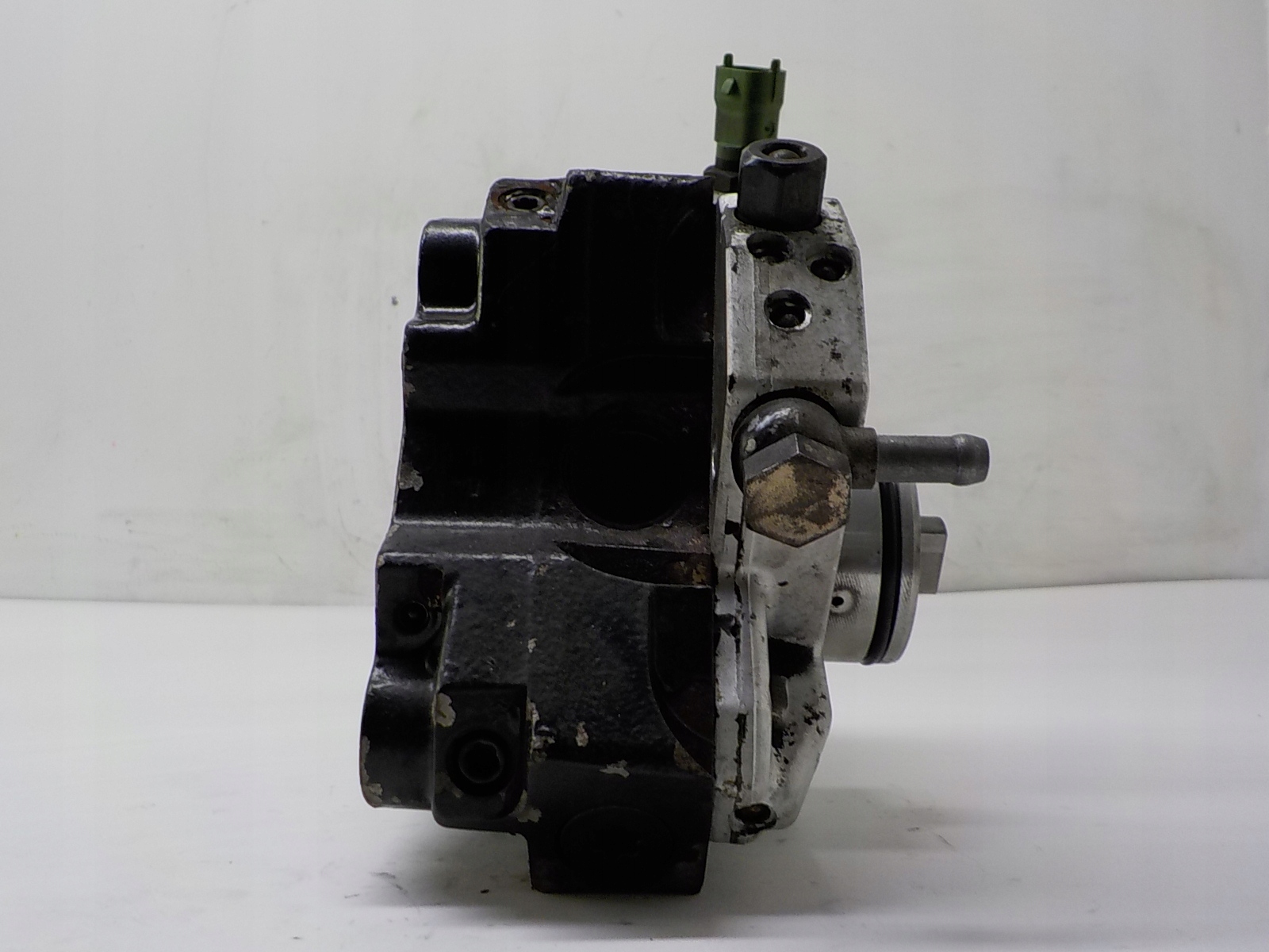 VOLVO V70 V50 2.4 D5244T Einspritzpumpe 8692521