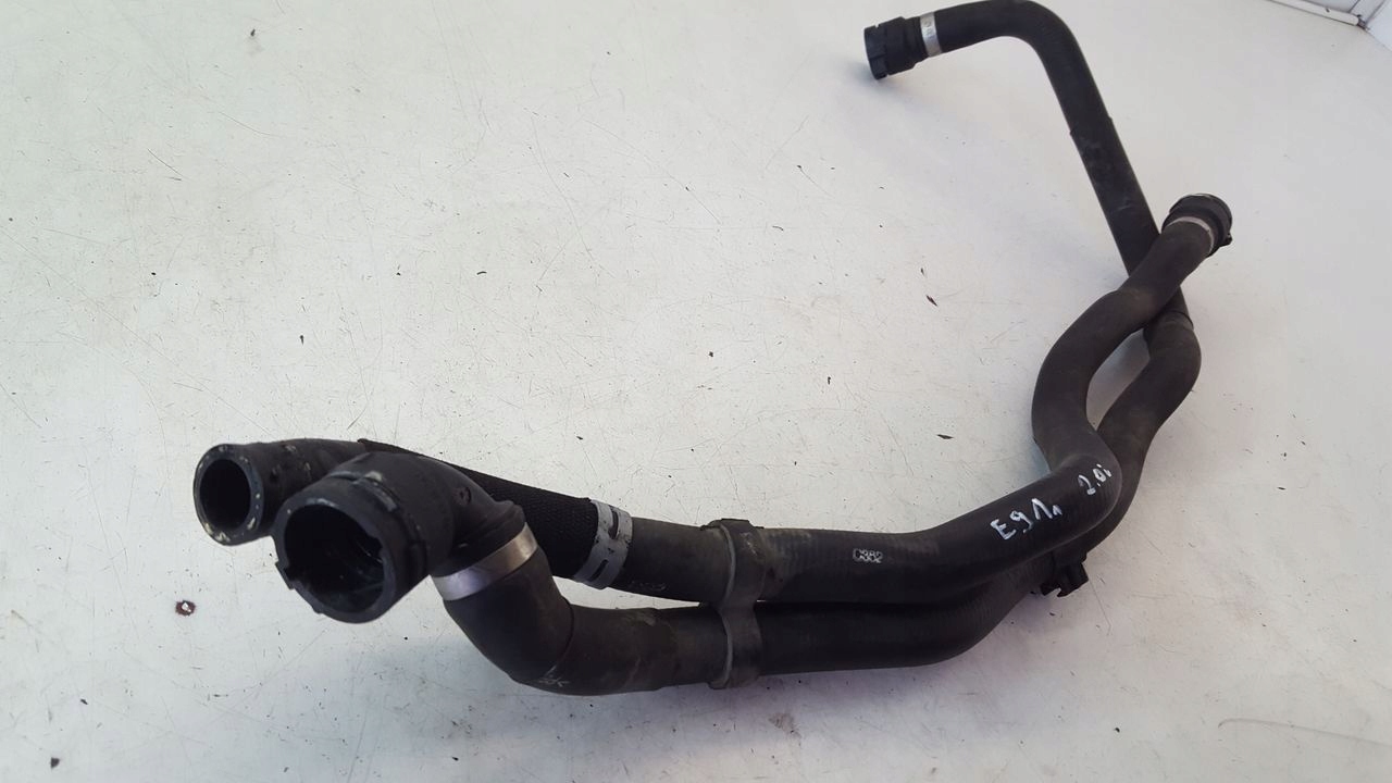 hadice vedení vody BMW E90 E91 2,0i