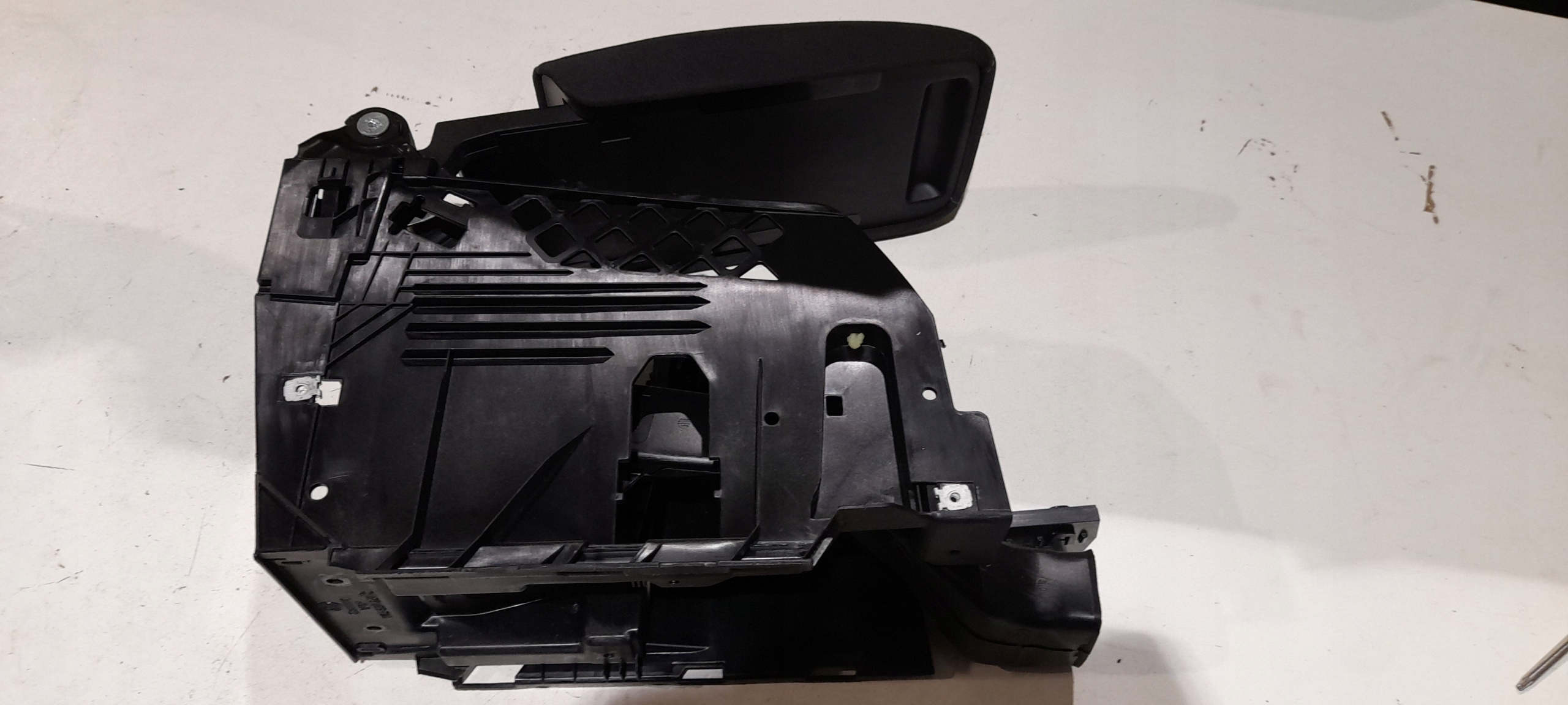 VOLKSWAGEN GOLF 6 VI bracciolo 1K5864251C