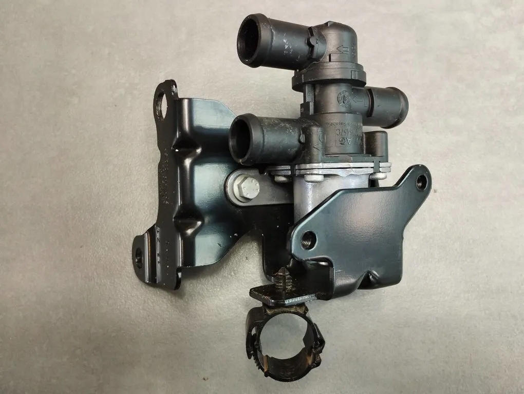 Cupra Форментор клапан управления 5Q0906457C