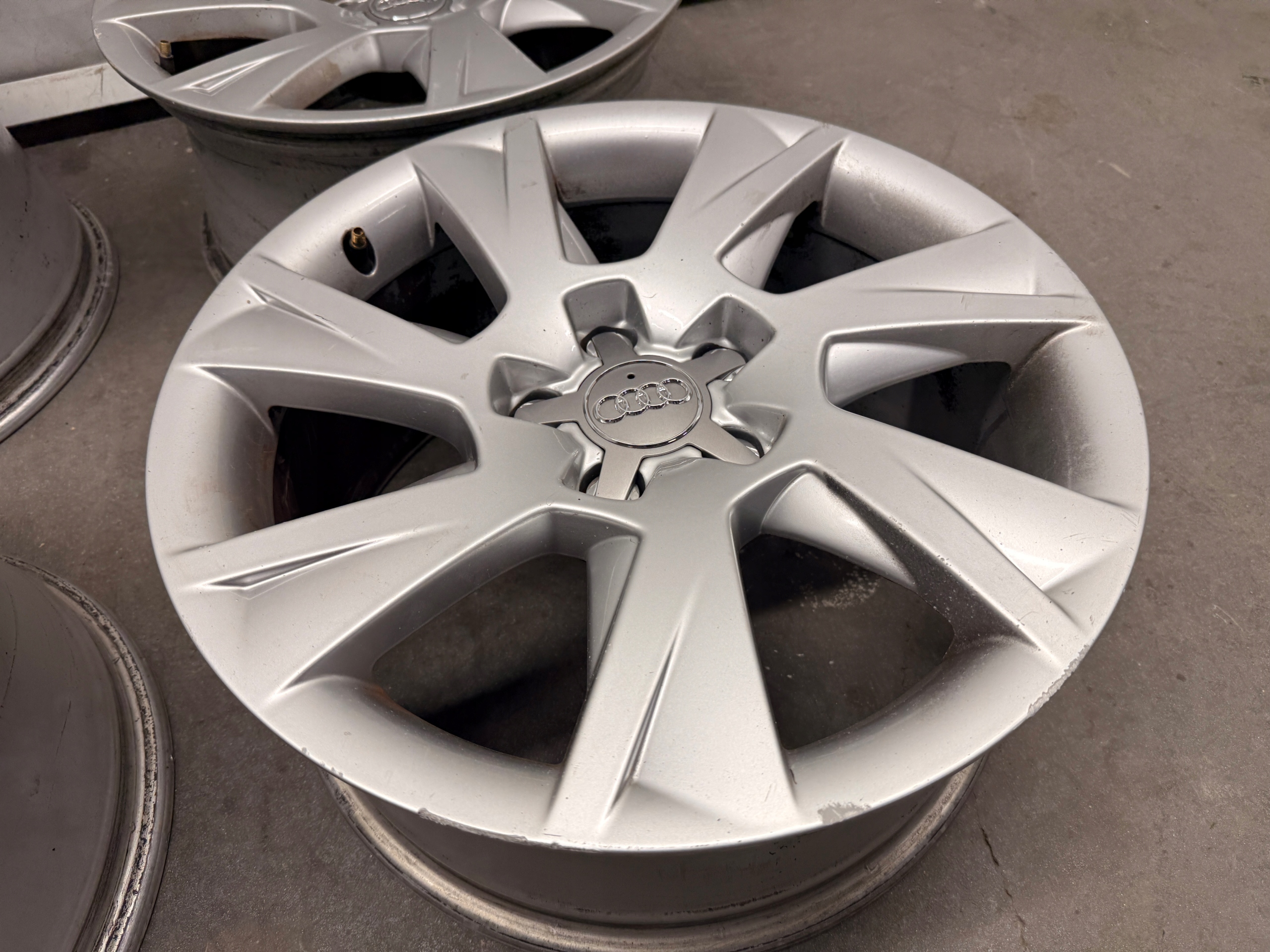 Audi A5 8T discs 7.5Jx17 ET28 5x112 8T0601025C