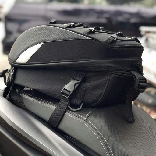 TORBA MOTOCYKLOWA NA KASK TYŁ SIEDZENIE Producent bez marki