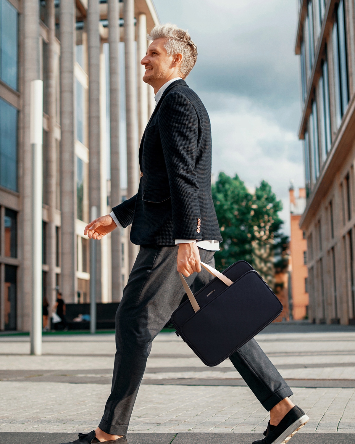 INNOSTYLE DAMSKA TORBA NA LAPTOPA 14 WODOODPORNA OMNIPROTECT PRO CZARNA Stan opakowania oryginalne