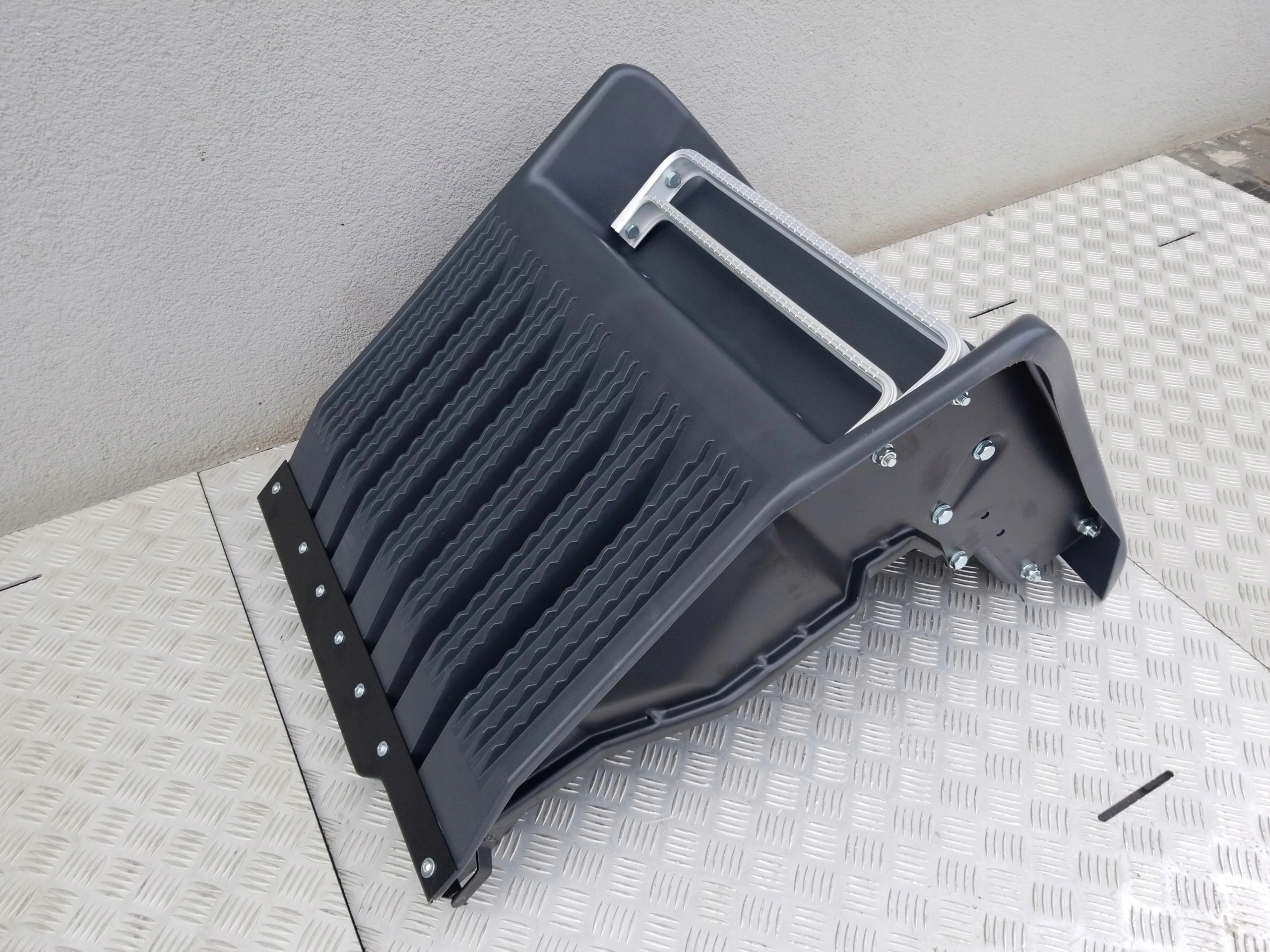 STOPNICA OBUDOWA AKUMULATORA SCANIA 4 124 R 1996 2 Version European