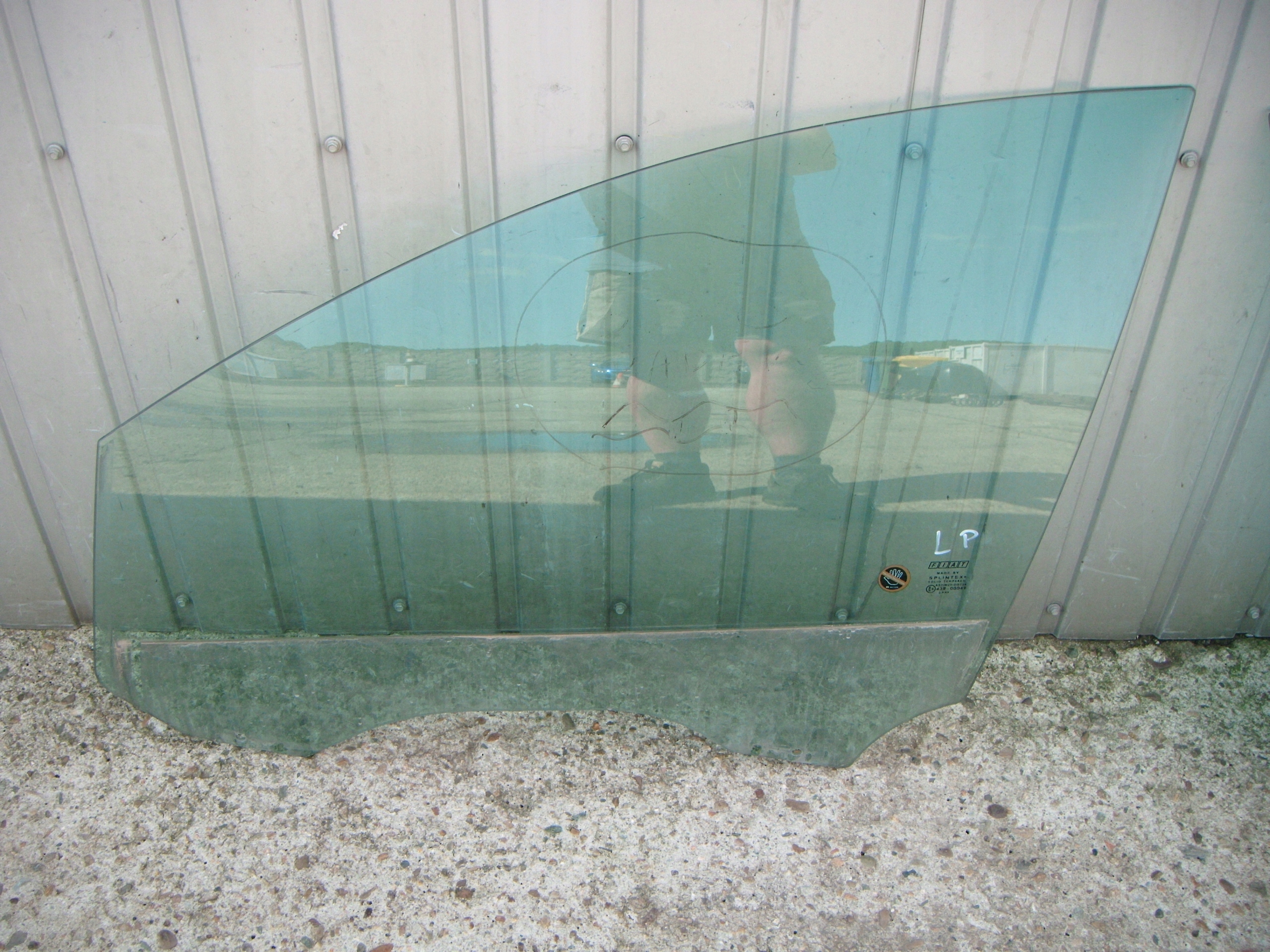 FIAT CROMA 05-11 SZYBA Z DRZWI LEWY PRZÓD