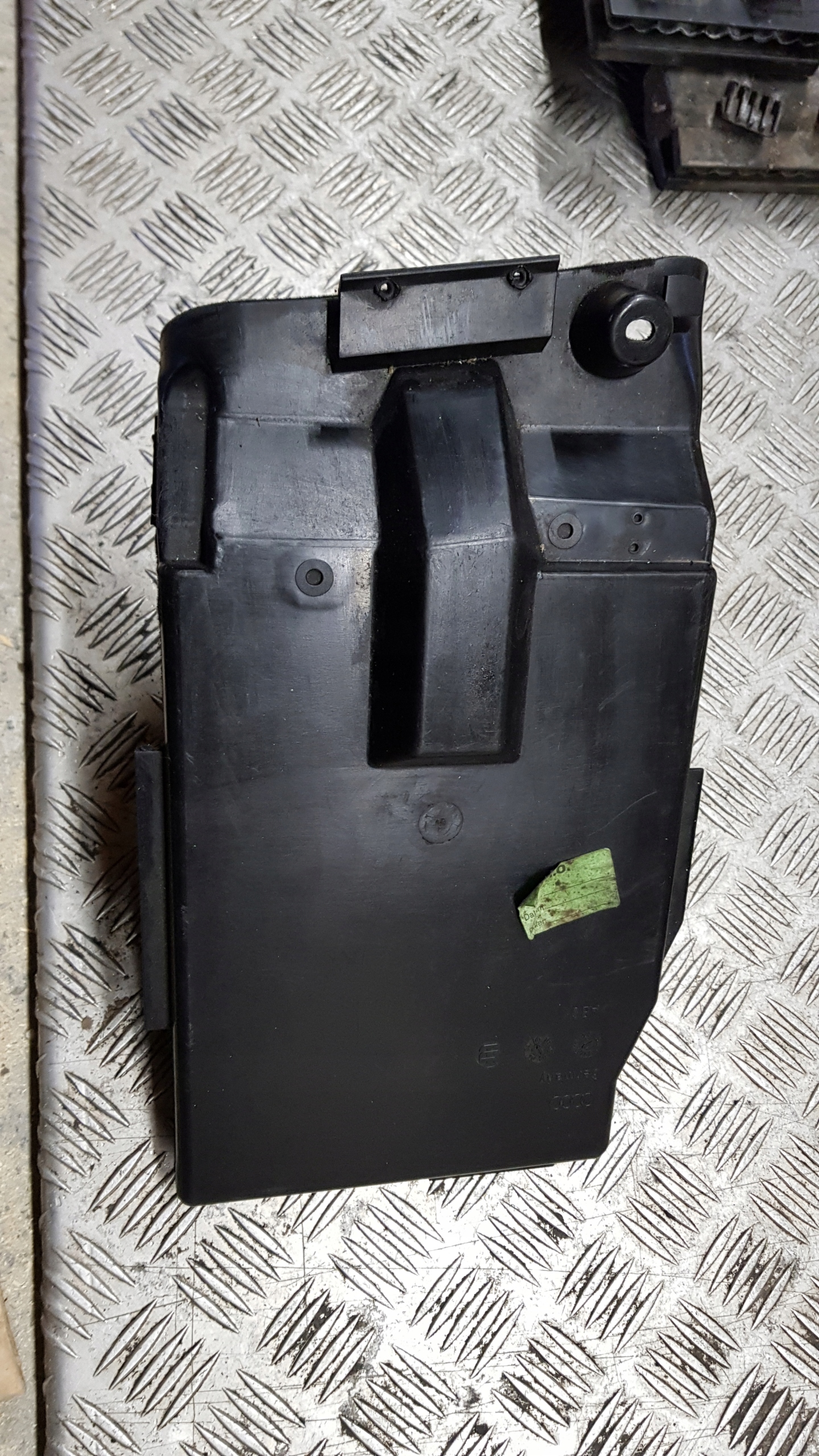 AUDI A8 D2 passenger compartment plato