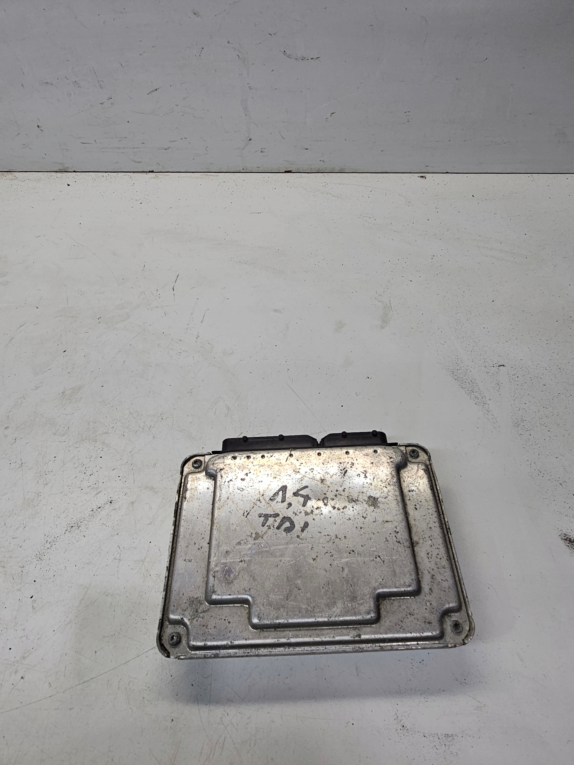 computer control unit of the engine AUDI VW SEAT SKODA 045906019CE