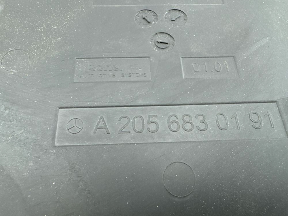 mercedes-benz EQC 2022 бардачок консоль средняя