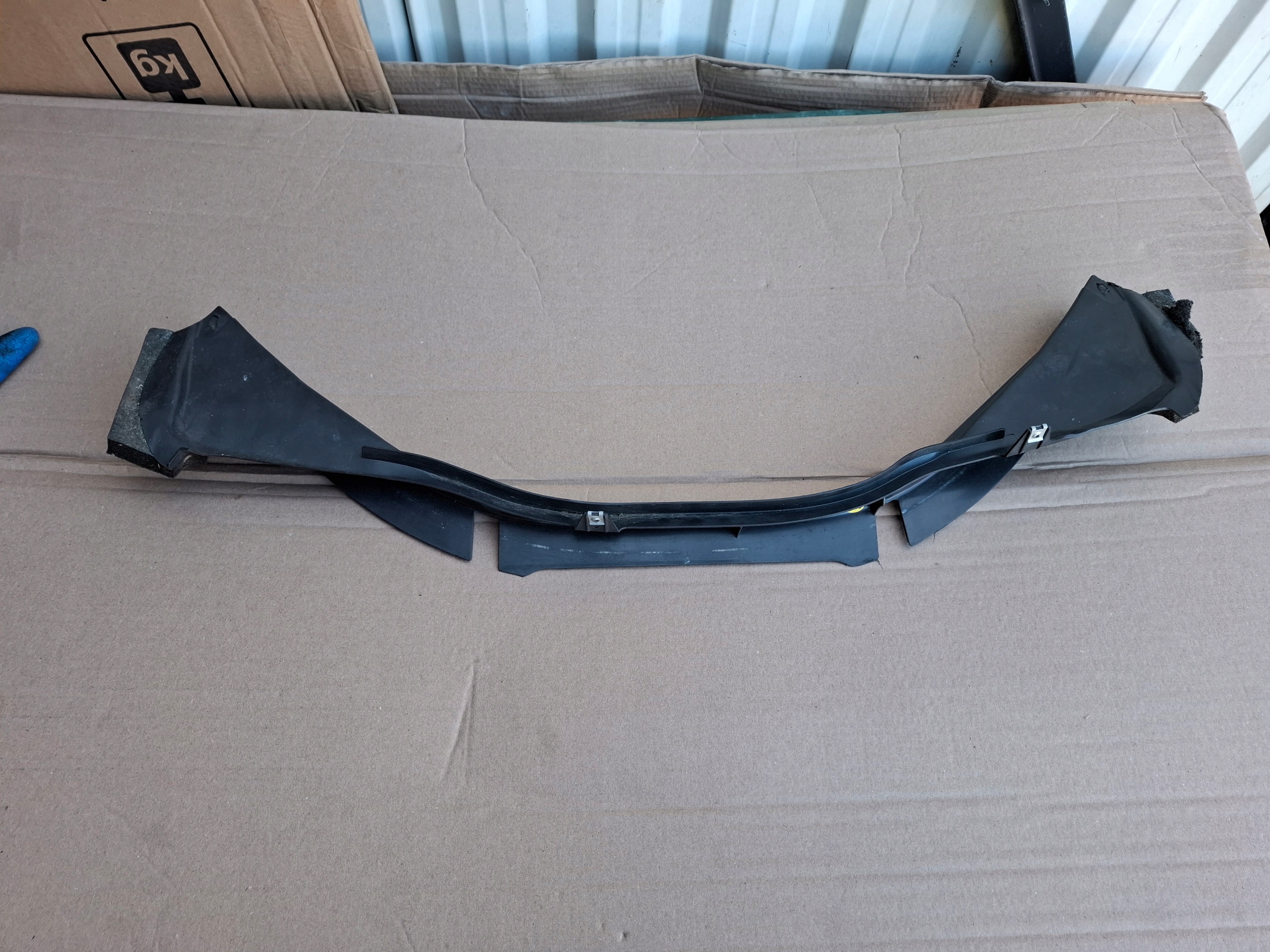ADAPTER console POPRZECZNY supports OE AUDI A6 C7 A7