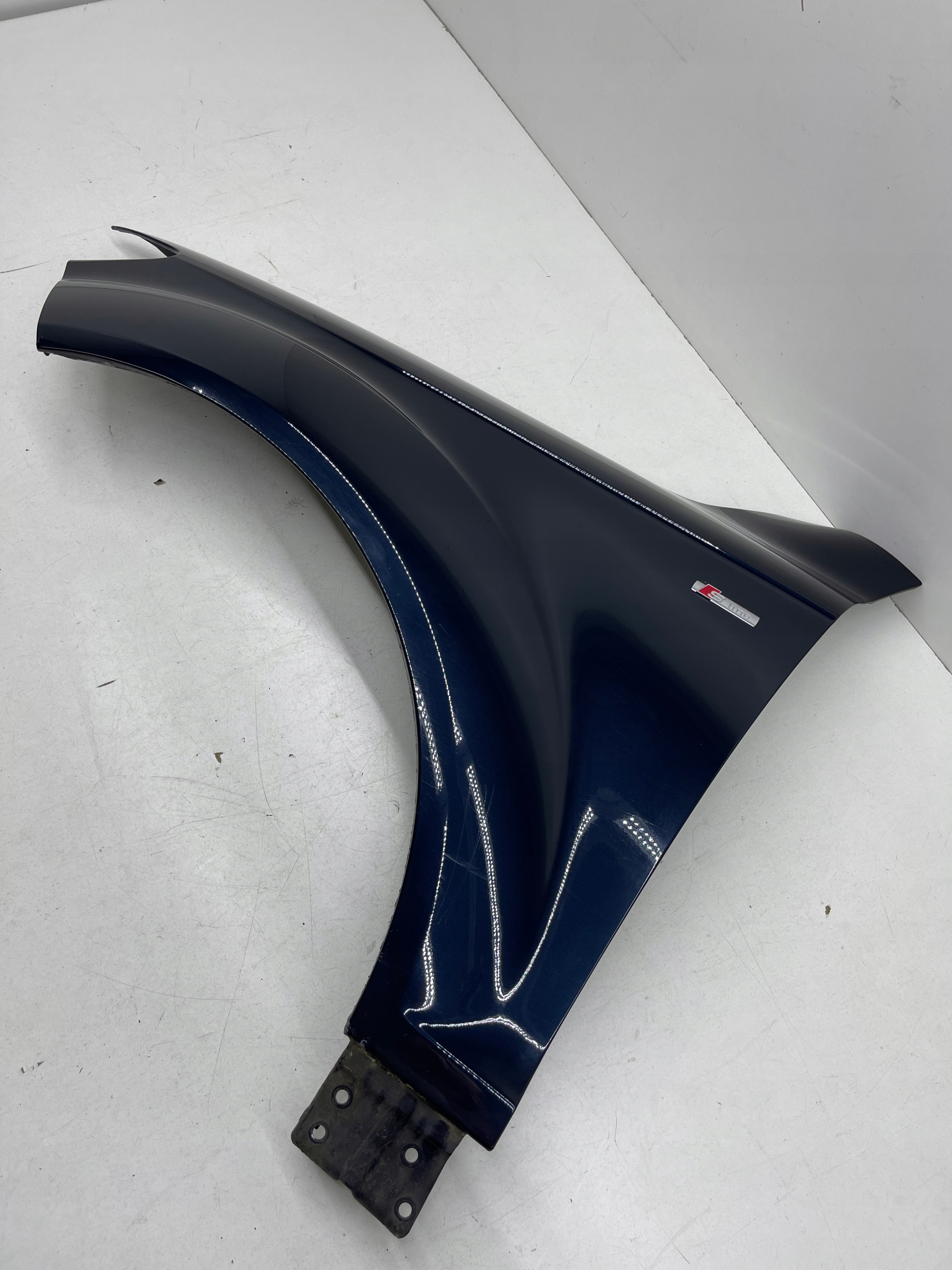 AUDI Q7 4L fender left front colour: LZ5Q blue original!