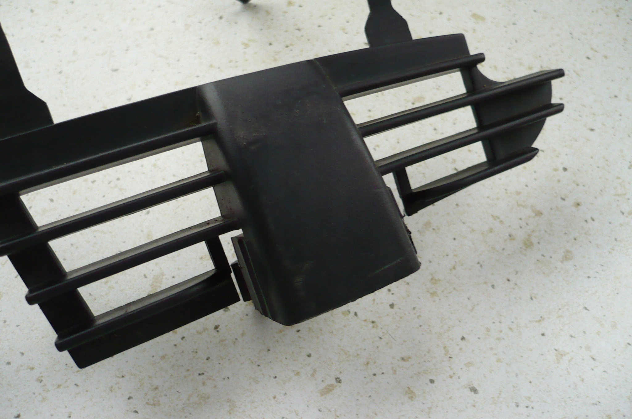 MERCEDES A-KLASA W168 towing hook cap bumper front 97-00 Rok