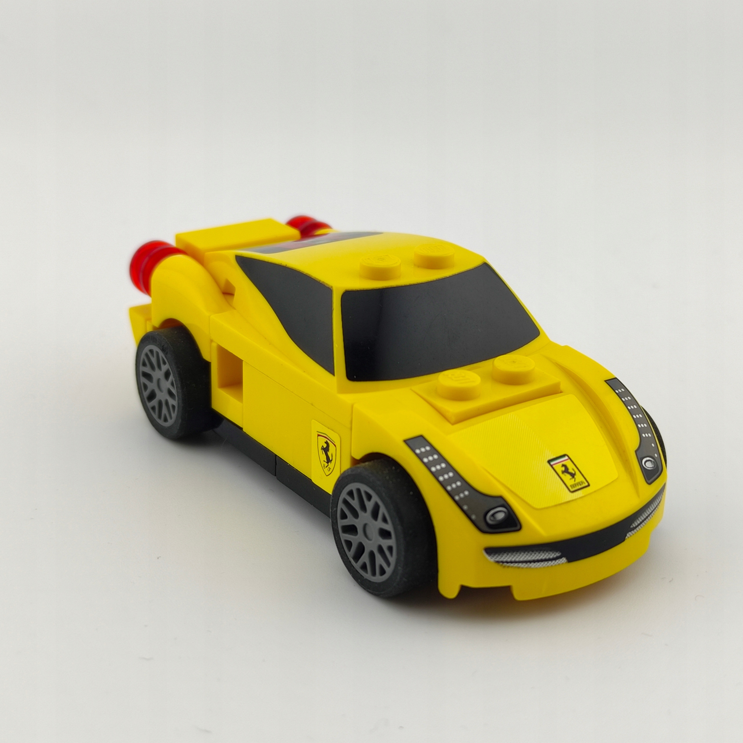 Używane LEGO Shell - 458 Italia - 30194 Nazwa zestawu Italia