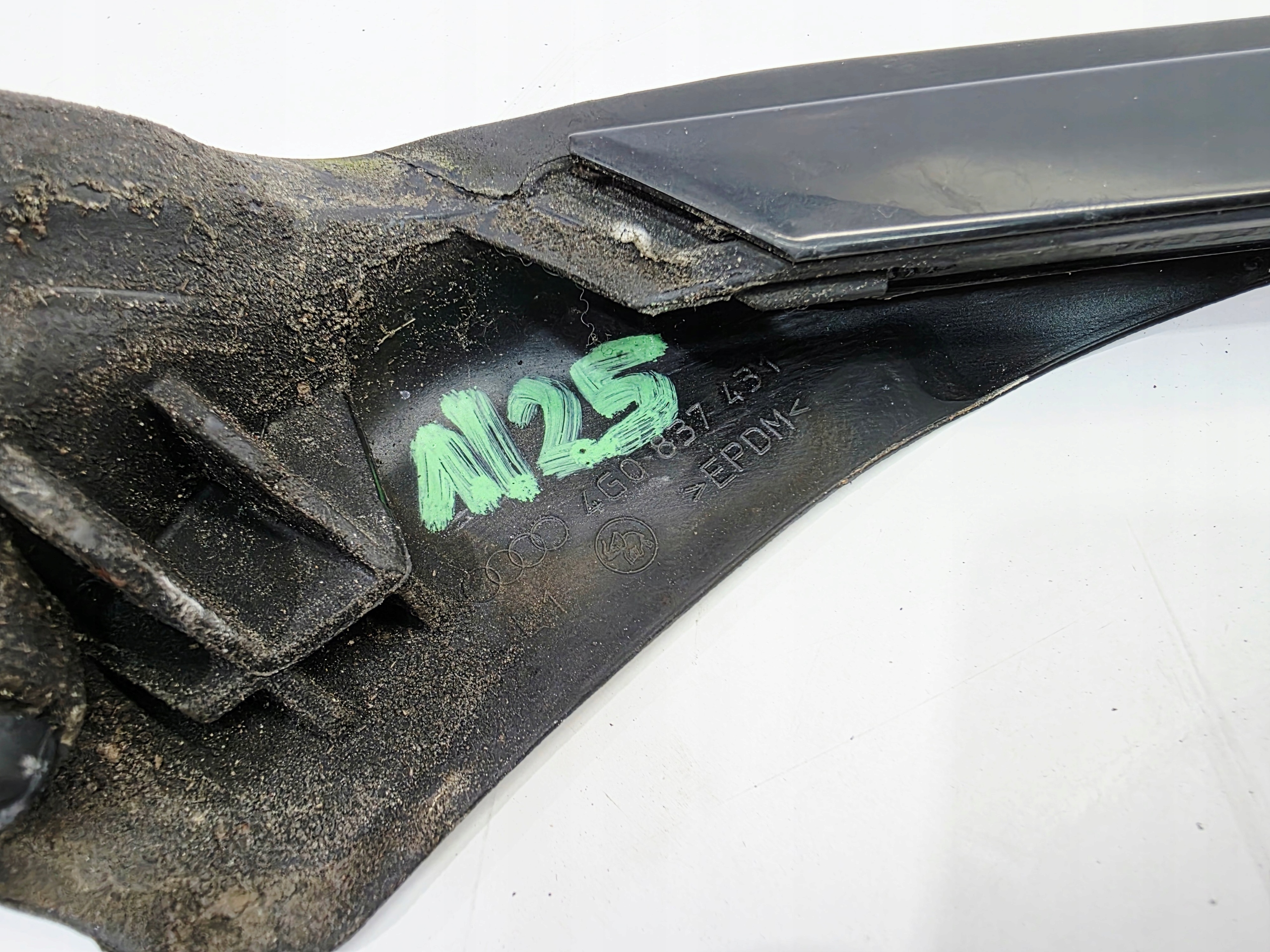 gasket door left front AUDI A6 C7 4G0837431 1/25