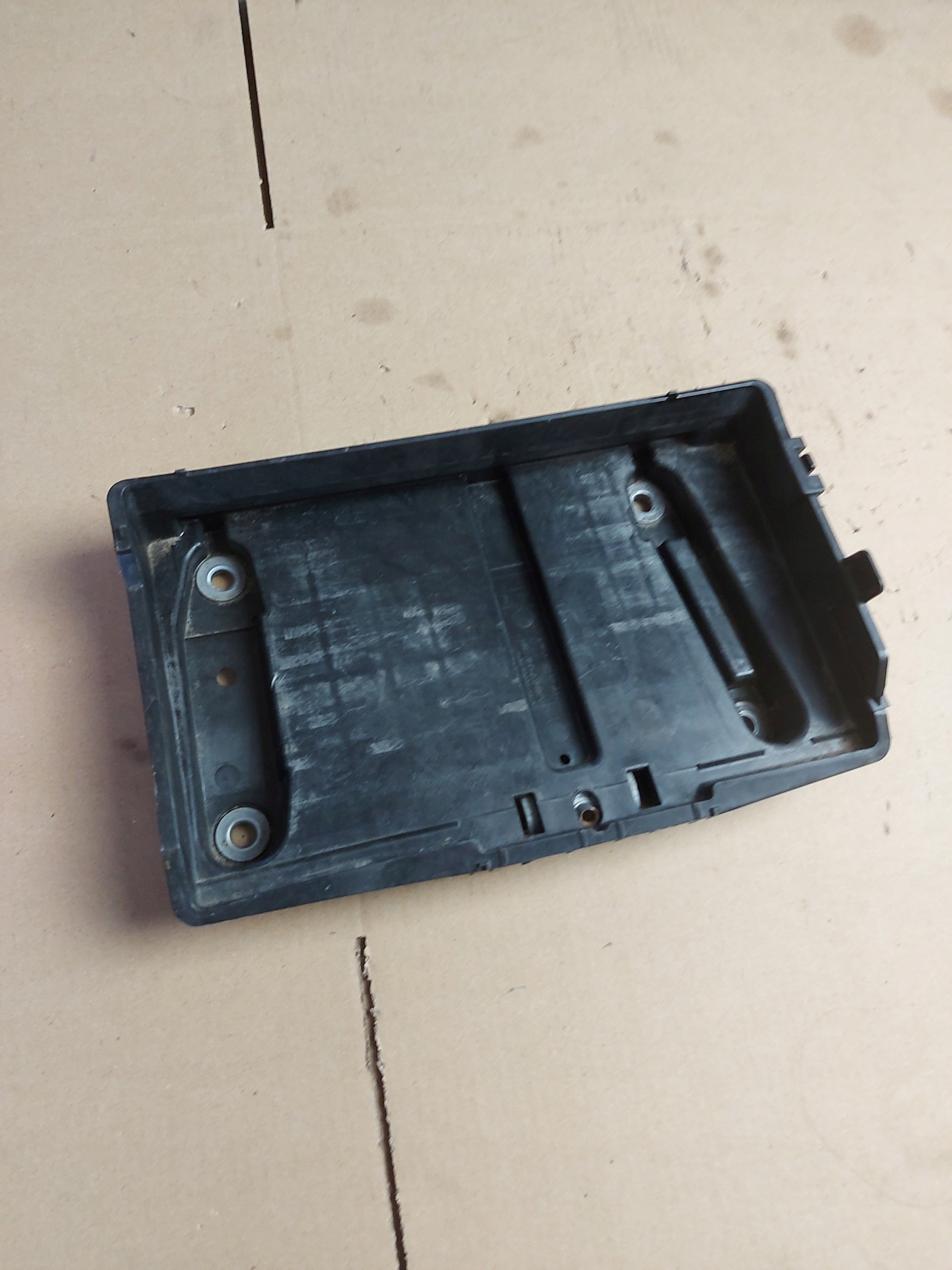 A2055463900 - Корпус база батареї MERCEDES C W205 CDI