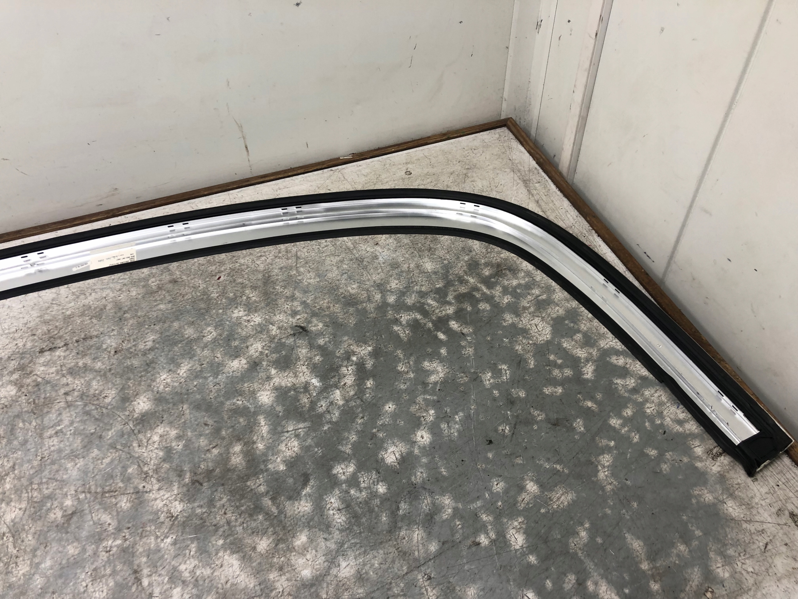 LOTKA CHROM AUDI A4 B6 CABRIO 8H0853297