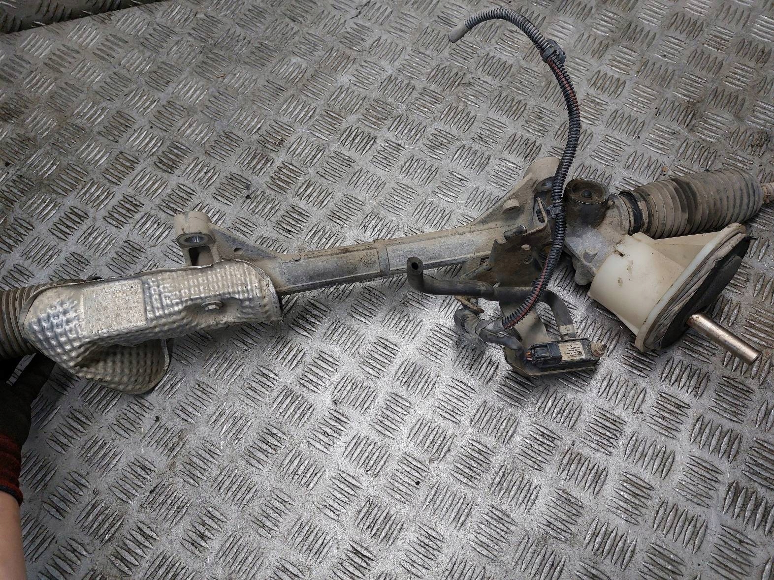 Boîter direction Boîter direction RENAULT CLIO III LIFT 490016057R