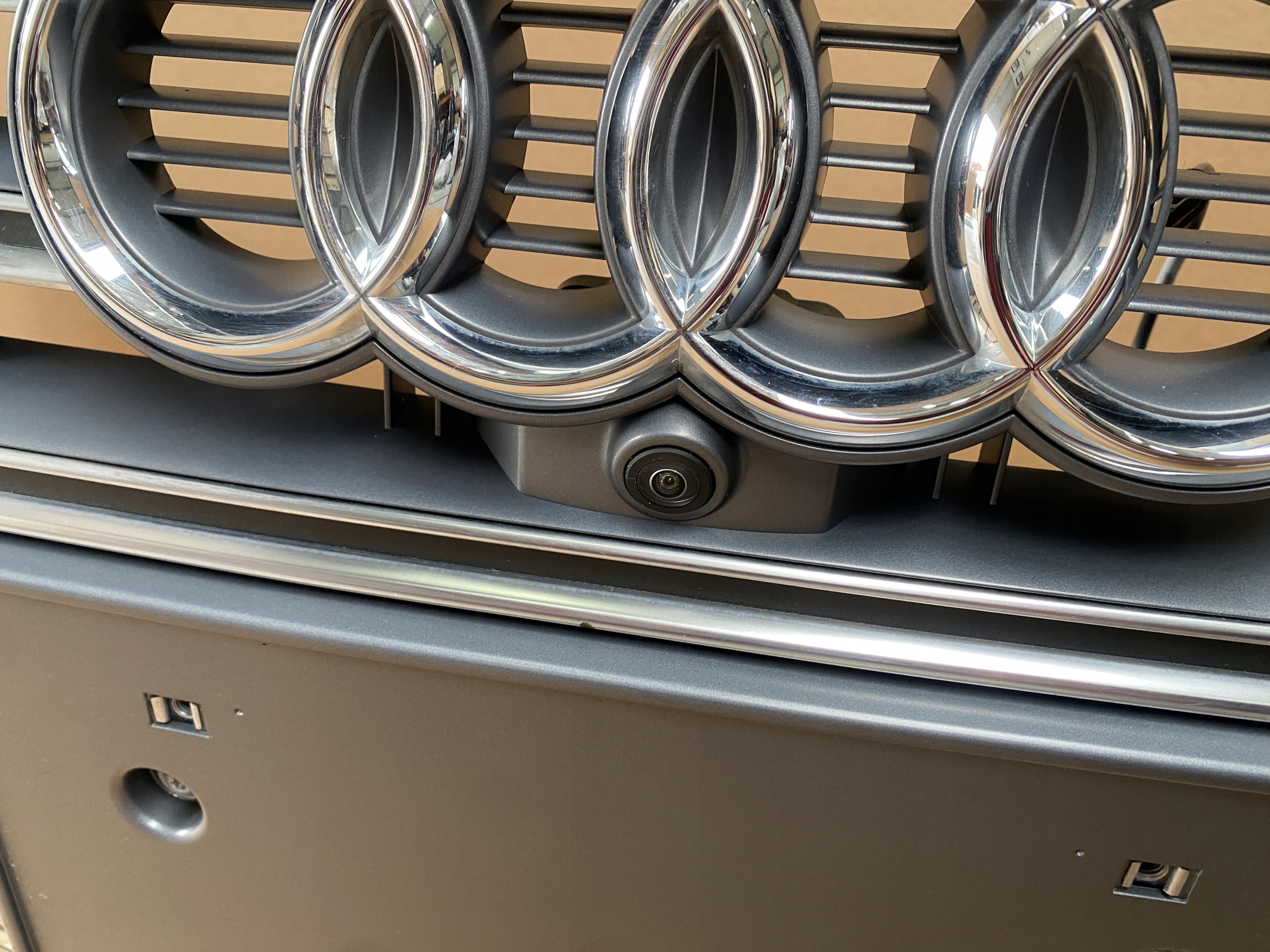 AUDI S5 8W ZDERZAK PRZOD KAMERA LS9R Strona zabudowy przód