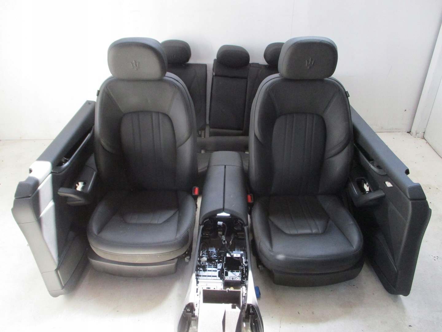 upholstery seats leather Maserati Levante 18r