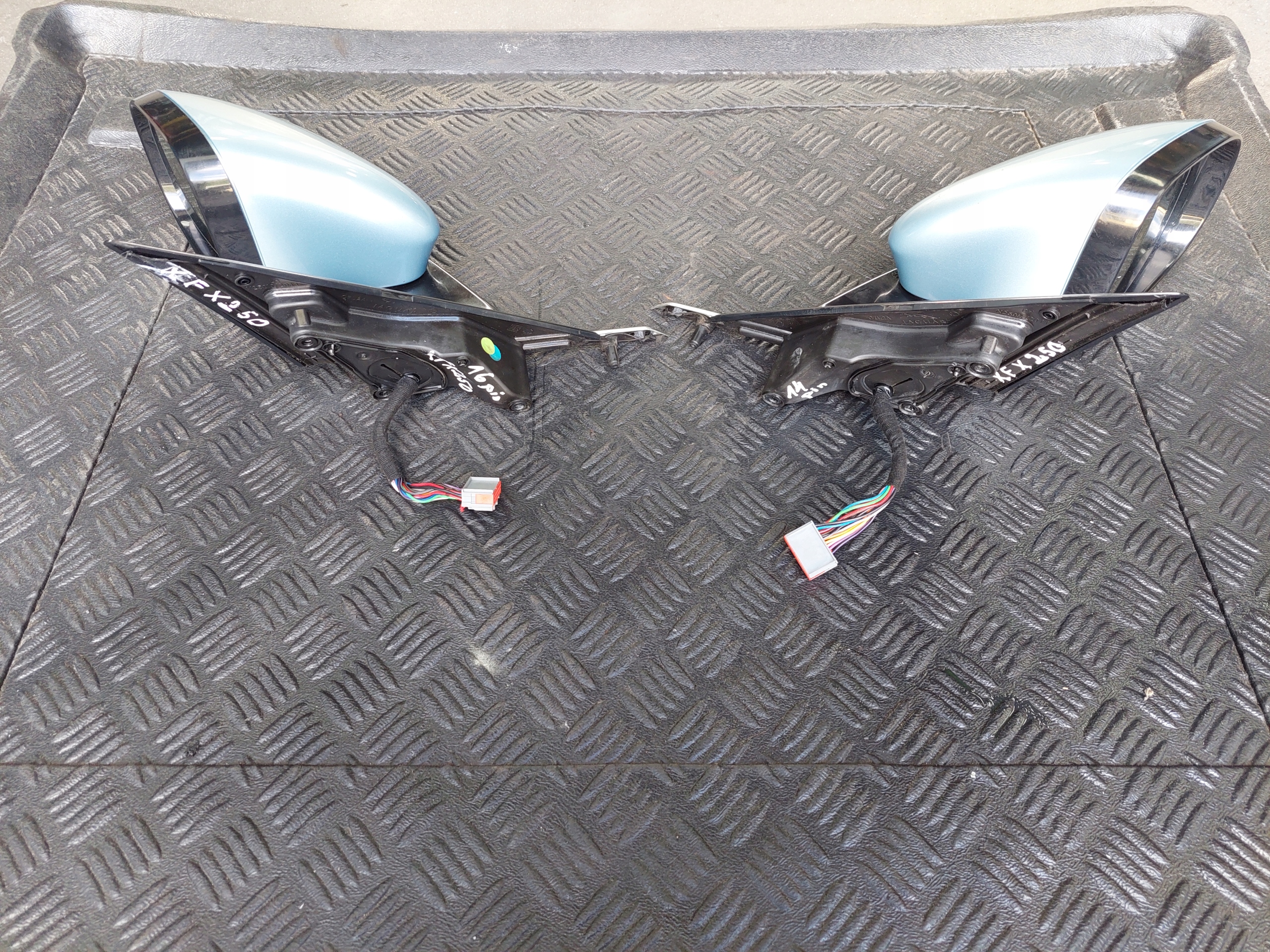 mirror right 14 left 16 PIN JAGUAR XF X250 LIFT