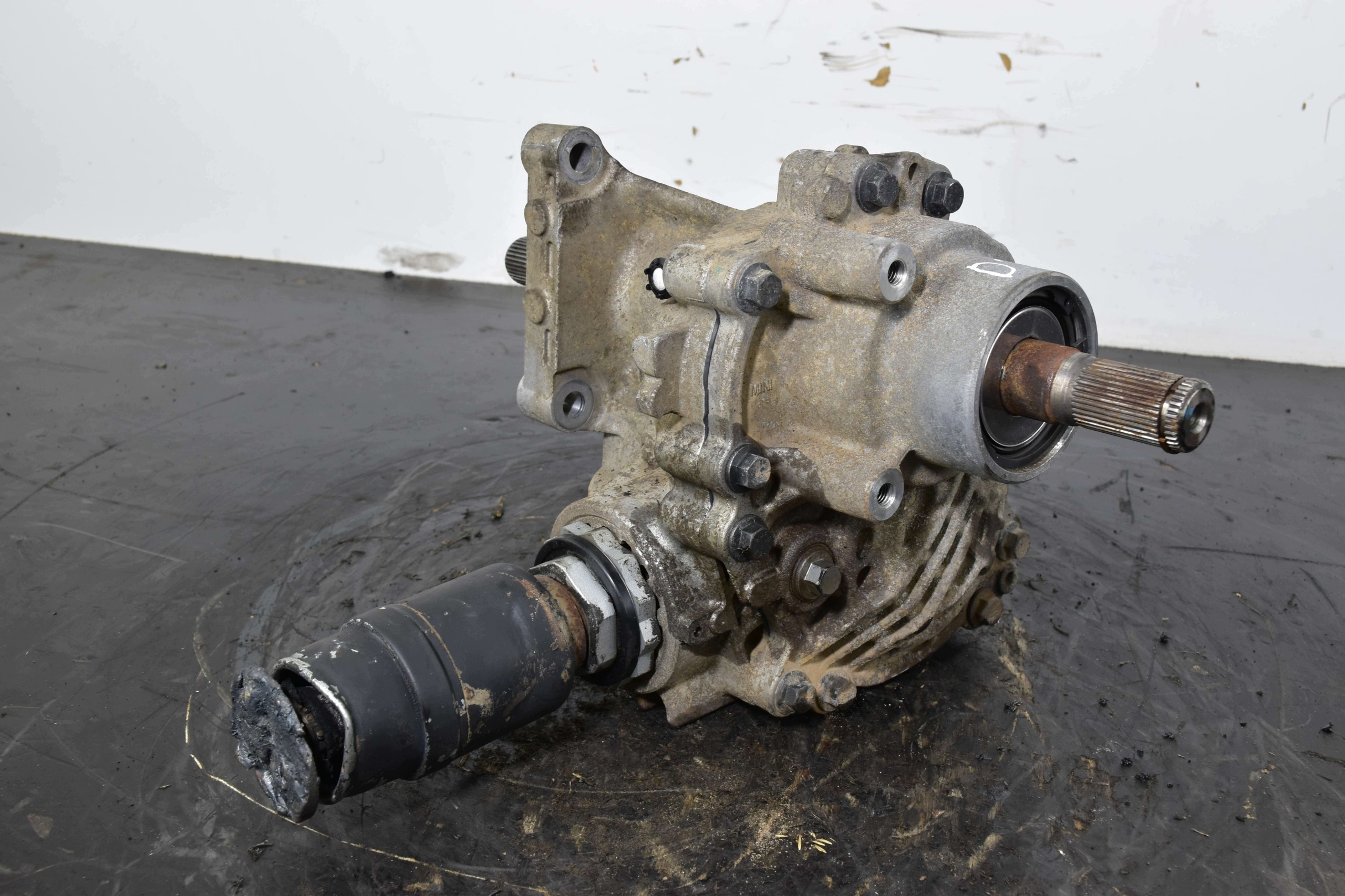 Reduktor prevodovky prevodov MINI COOPER COUNTRYMAN R60 R61 1.6d 08-13r 9808460