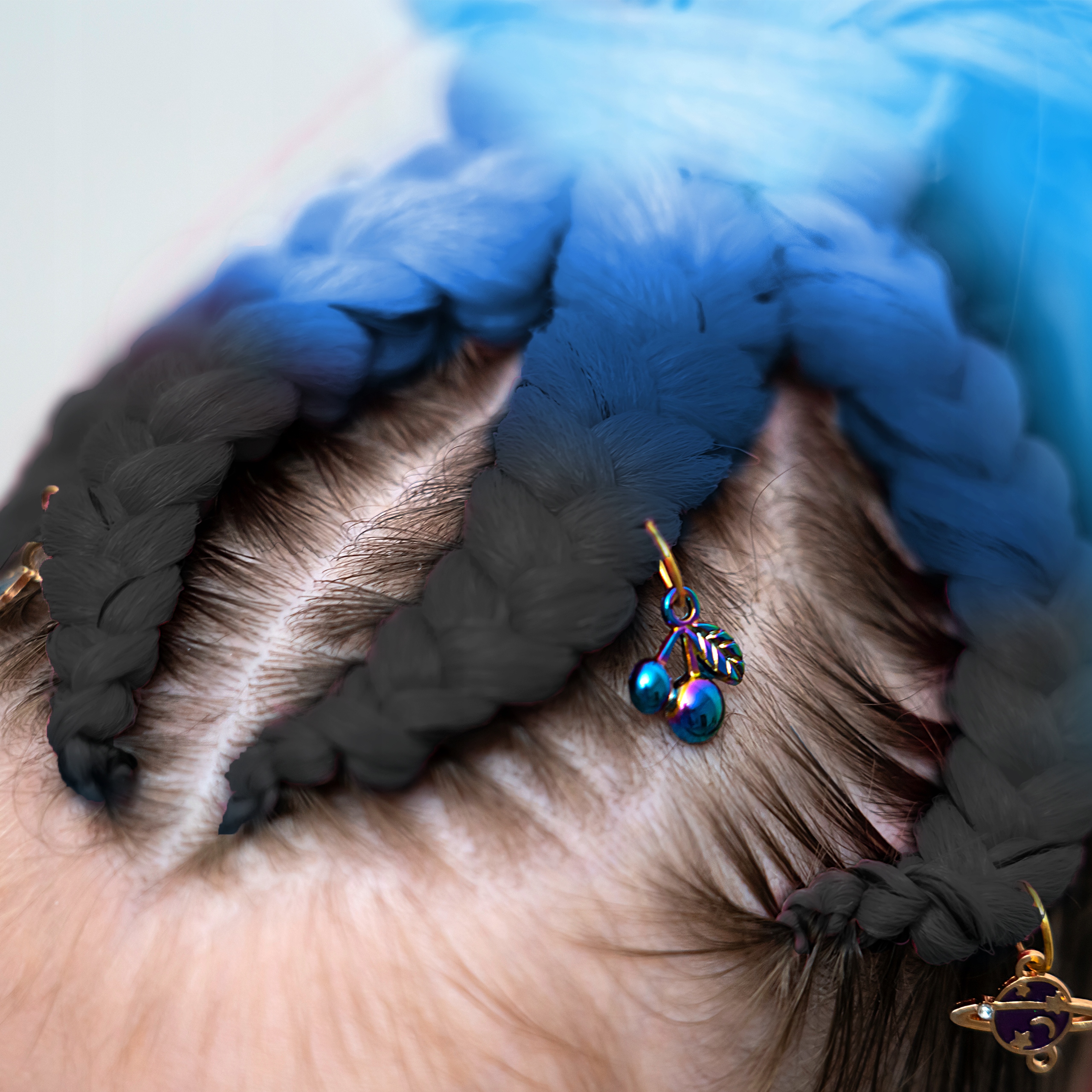 WŁOSY SYNTETYCZNE DO WARKOCZYKÓW KOLOROWE WARKOCZYKI OMBRE DOCZEPY 130CM Marka MAXSELL