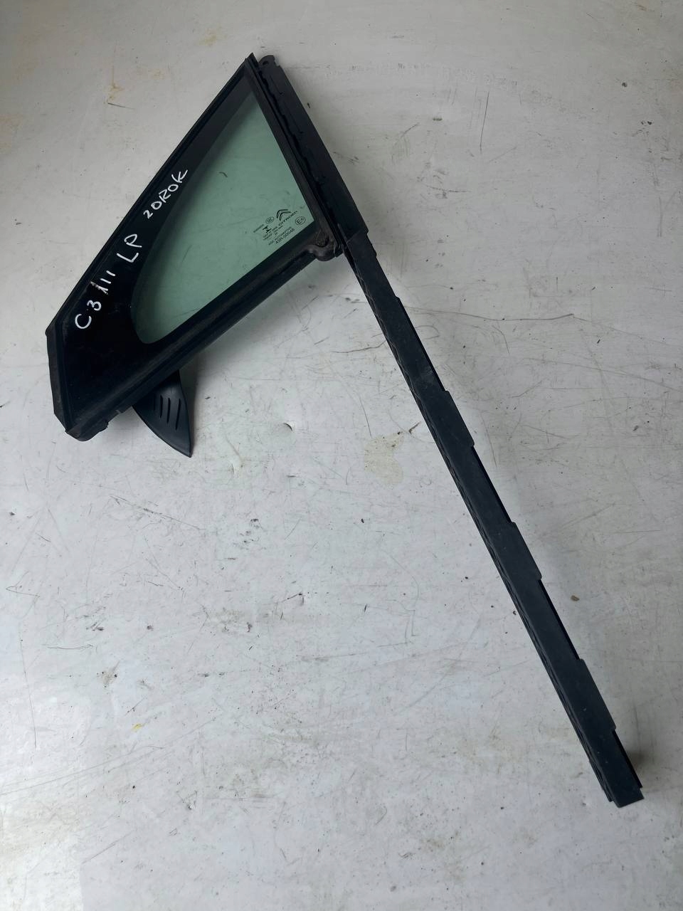 window TROJKAT door left front CITROEN C3 III 20ROK