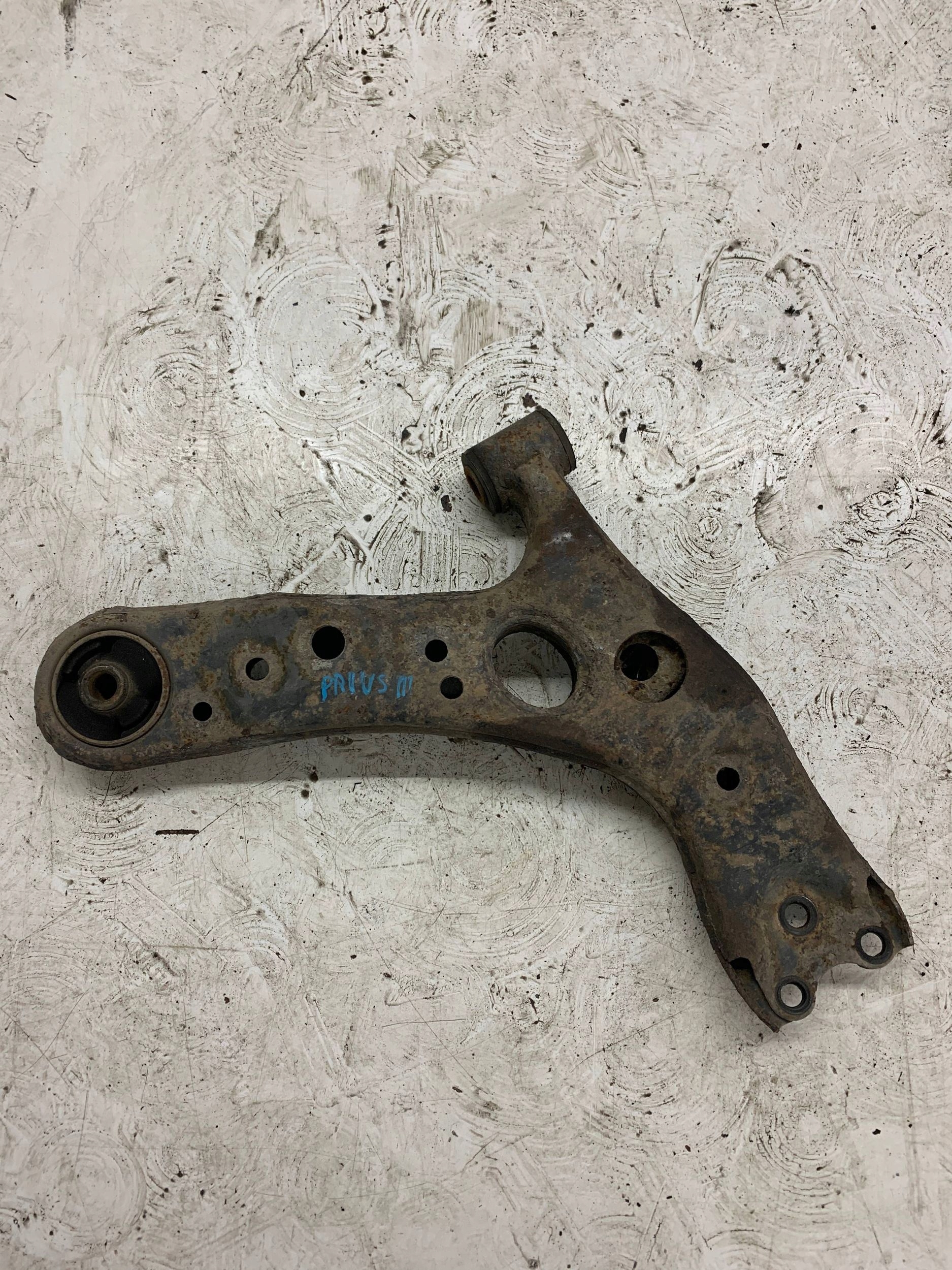 arm left front left front TOYOTA PRIUS III XW30 (09-15) 1.8 HYBRYDA