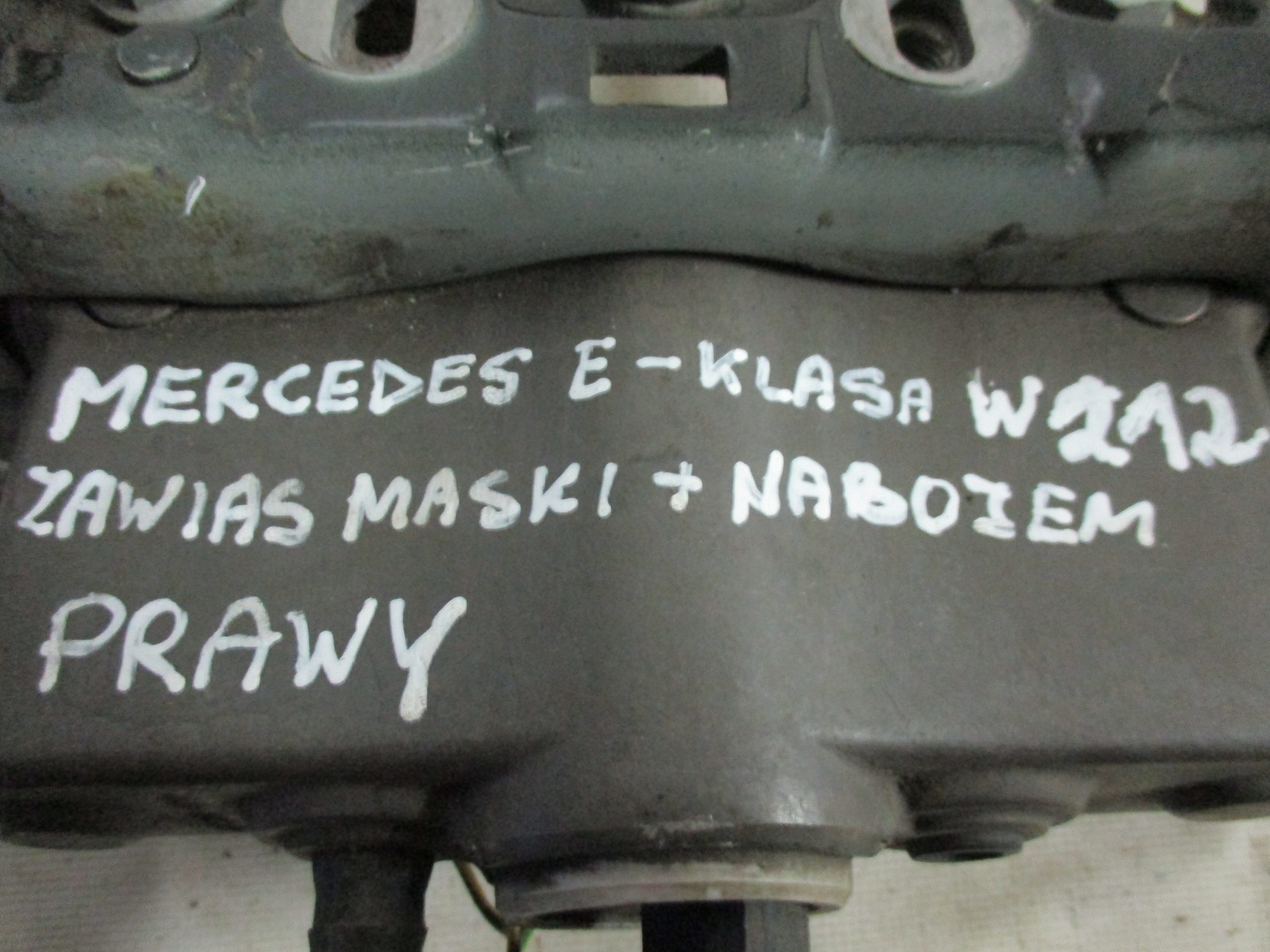 hinge bonnets right naboj kpl Mercedes E-Klasa 212 A 2129066301