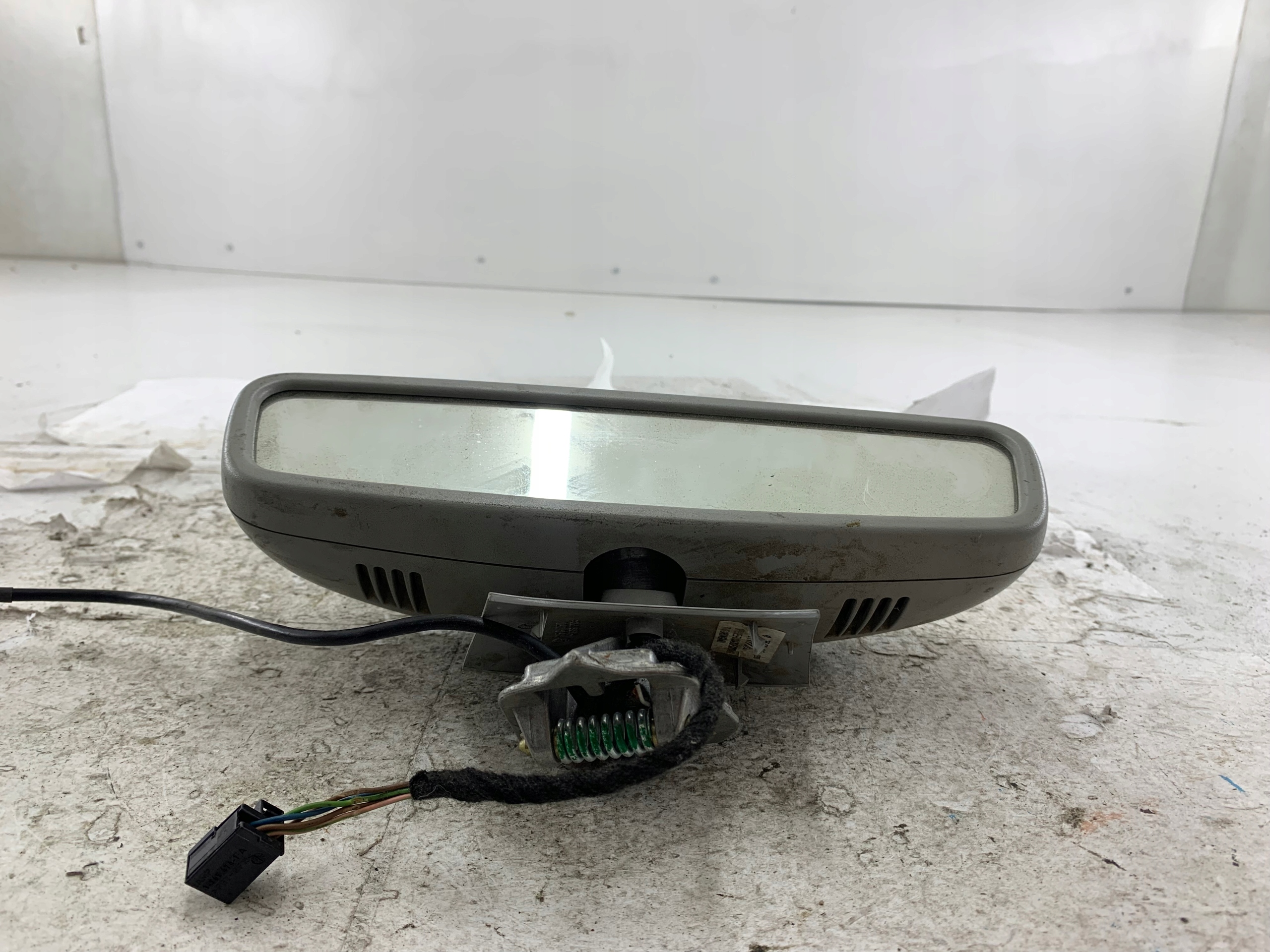 MERCEDES W211 rear-view mirror inner 2118110107