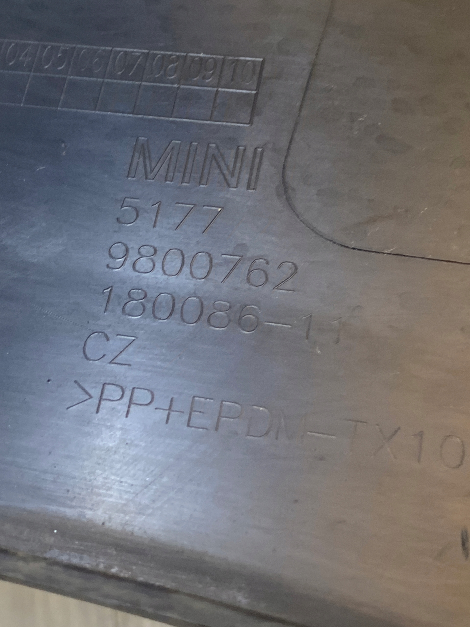 moulding front front right MINI COUNTRYMAN R60 9800762