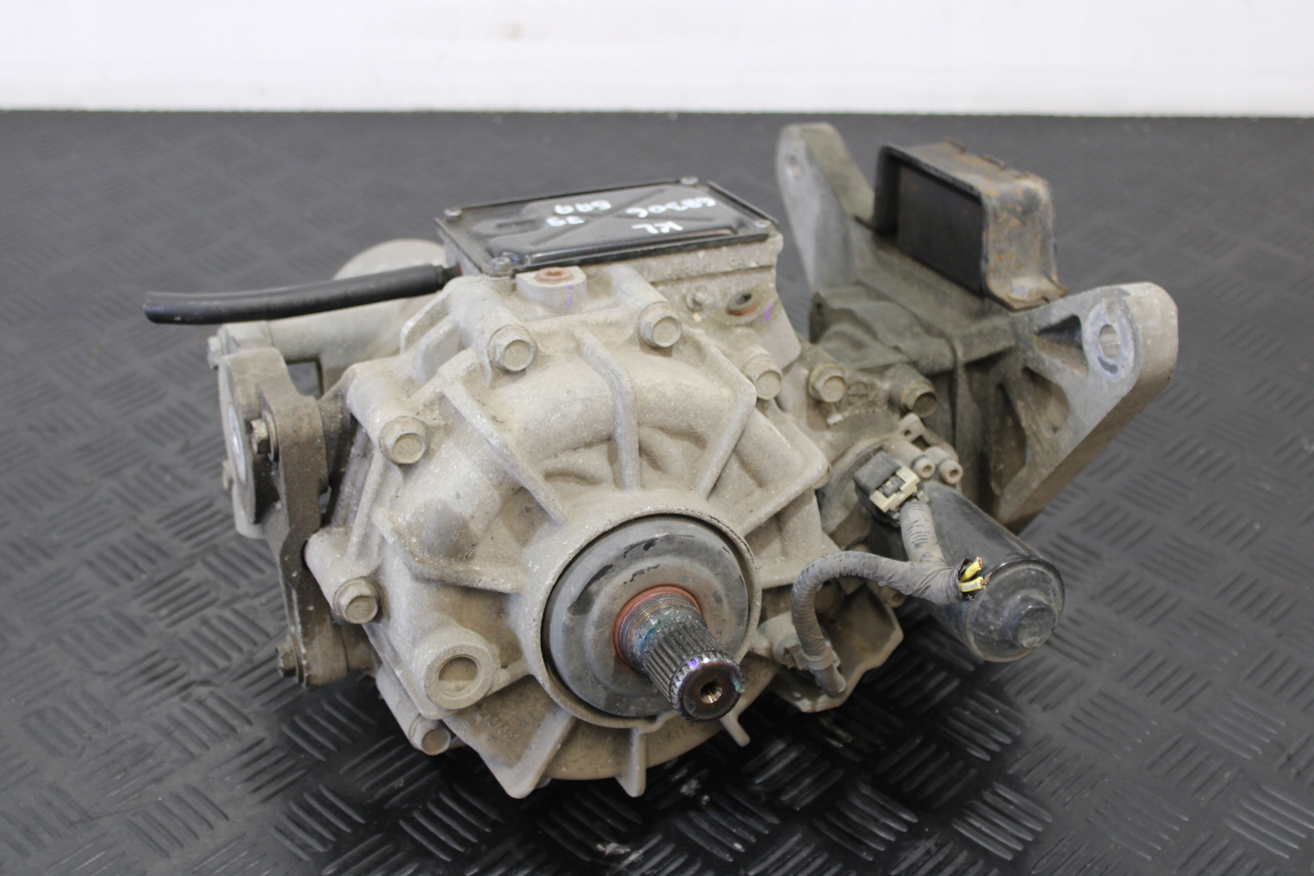 Differential Differential heck 68306795AA JEEP CHEROKEE KL