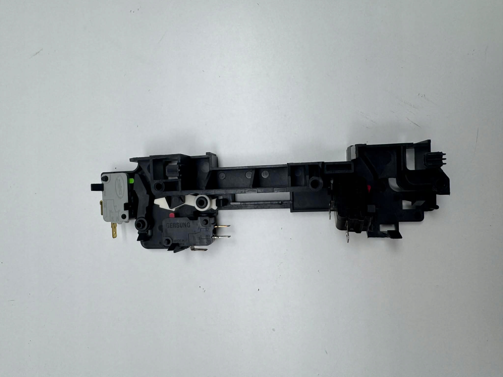 Samsung DE94-03224C Zámek dveří (latch) do mikrovlnné trouby