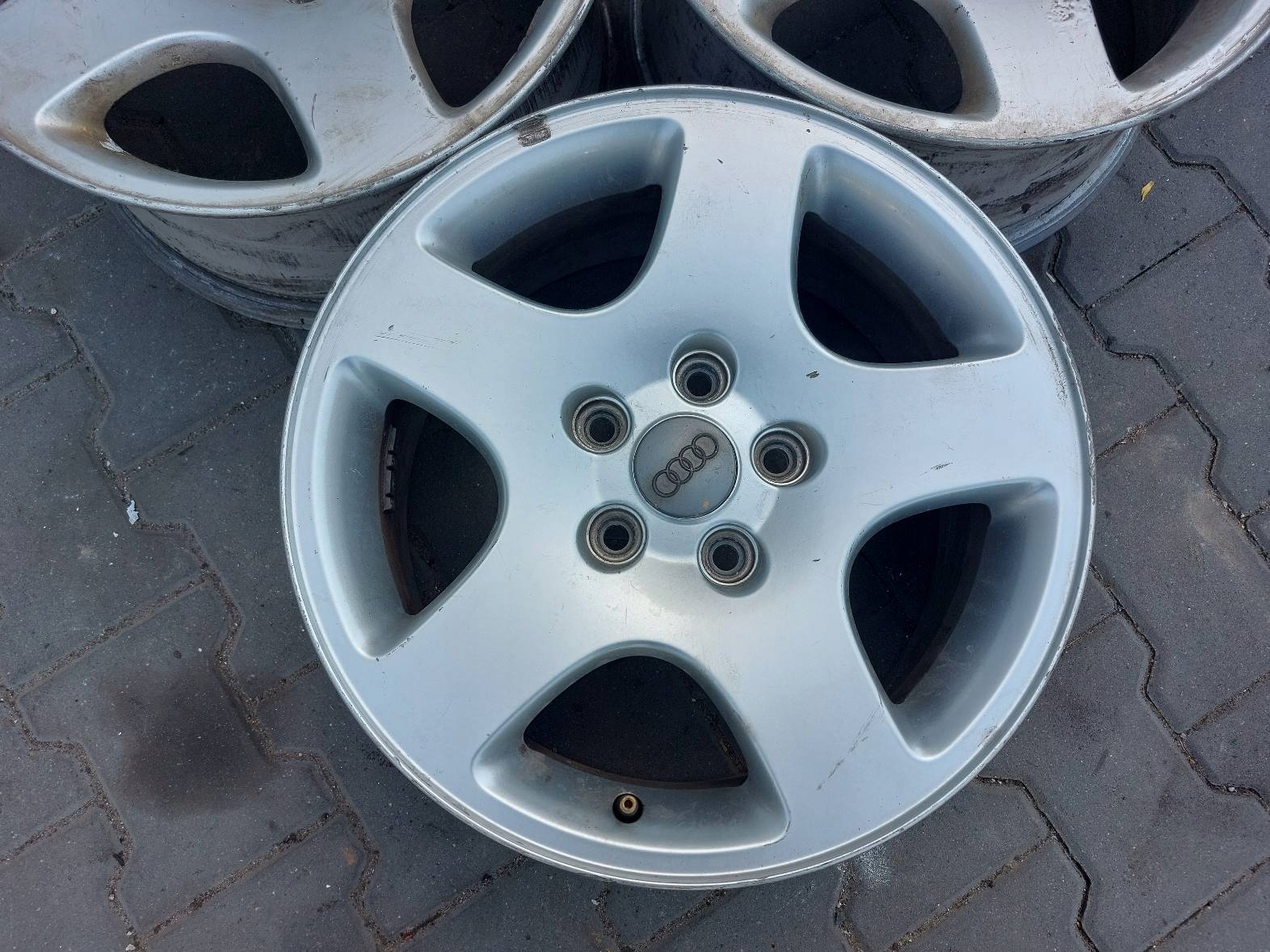 disk hliníkový 5X112 7JX16 ET45 FI57.1 AUDI 8D0601025C