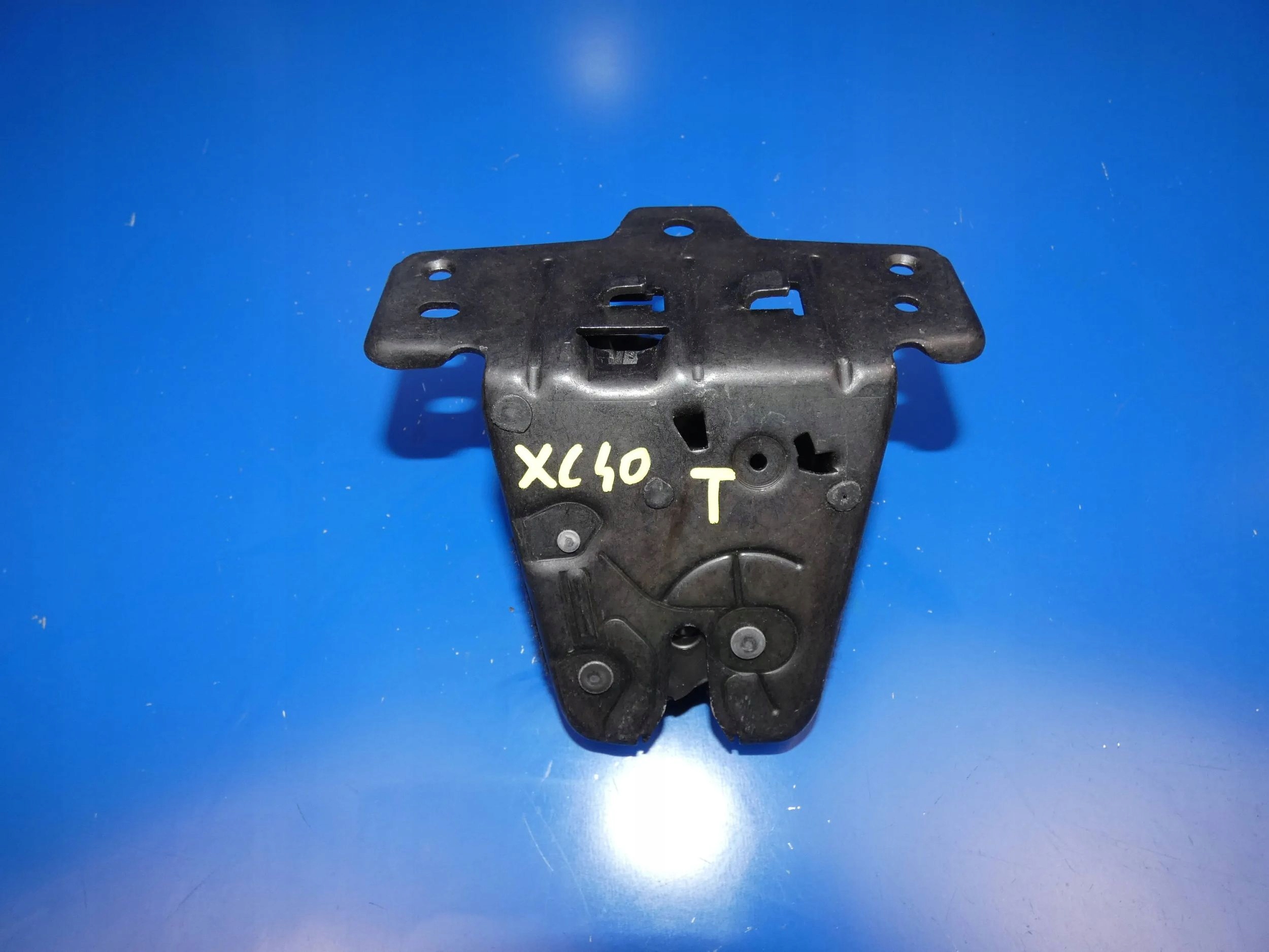VOLVO XC40 lock bonnet boot rear part rear