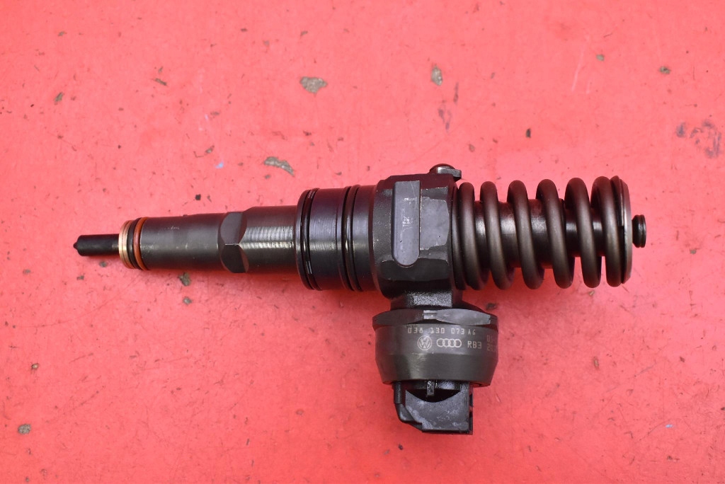 Einspritzdüse Einspritzdüse 038130073AG 0414720215 VW GOLF 5 V PLUS 1.9 TDI 105 KM