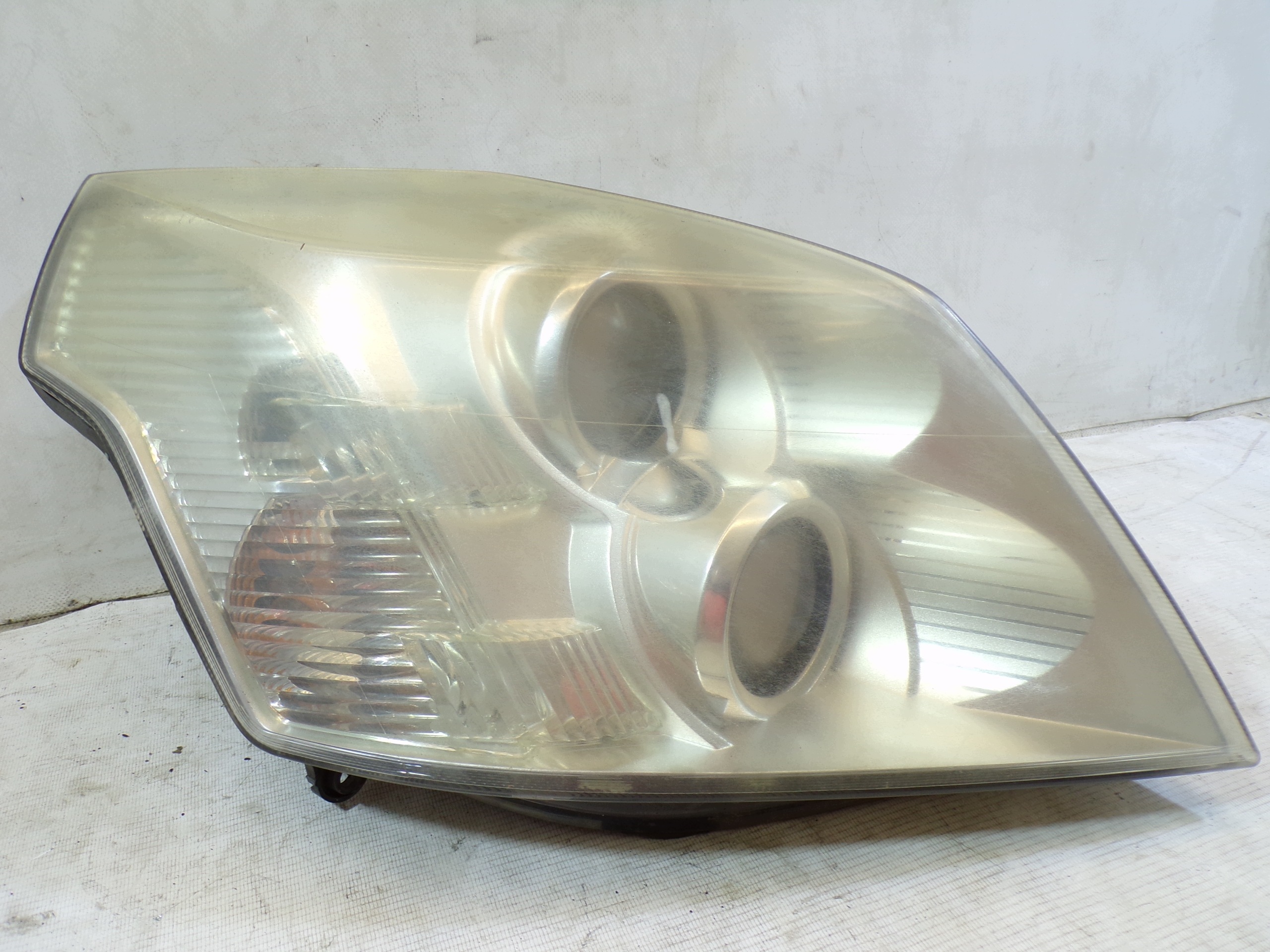 light front front right CADILLAC BLS