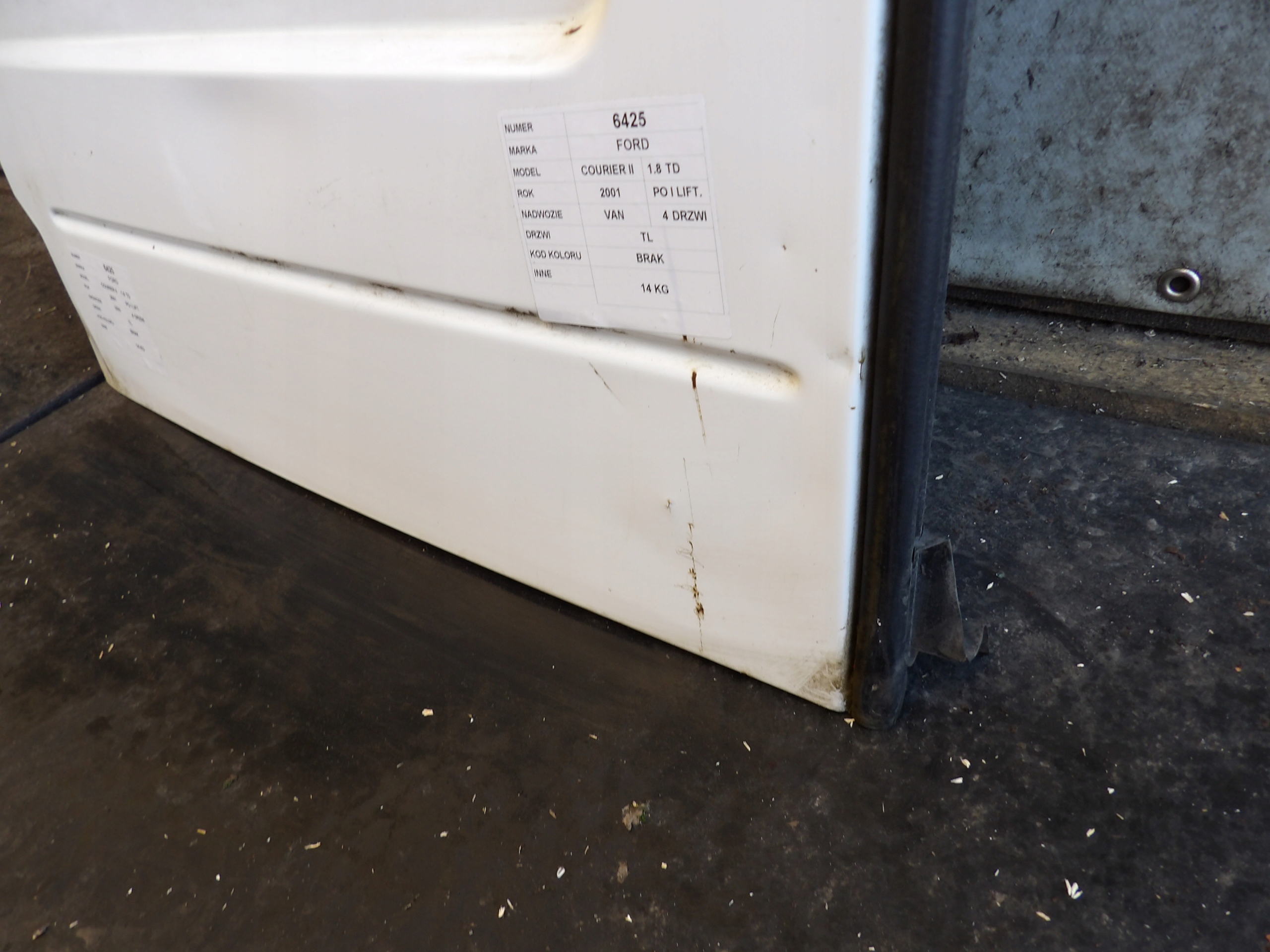 Ford Courier II Tür hinten links lift