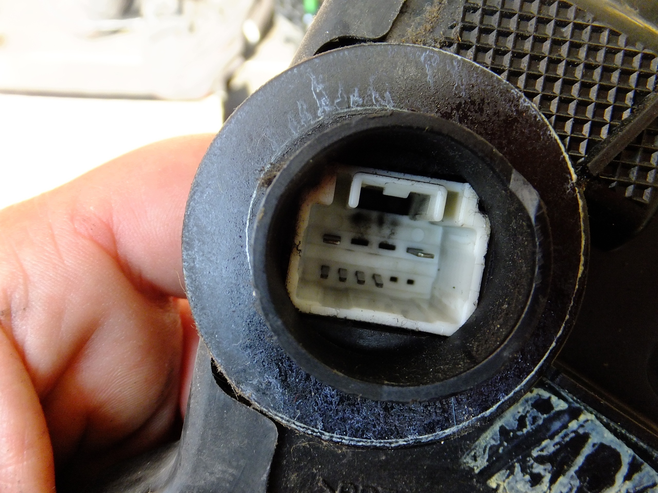 lock left front toyota avensis t25 2005r EUROPA